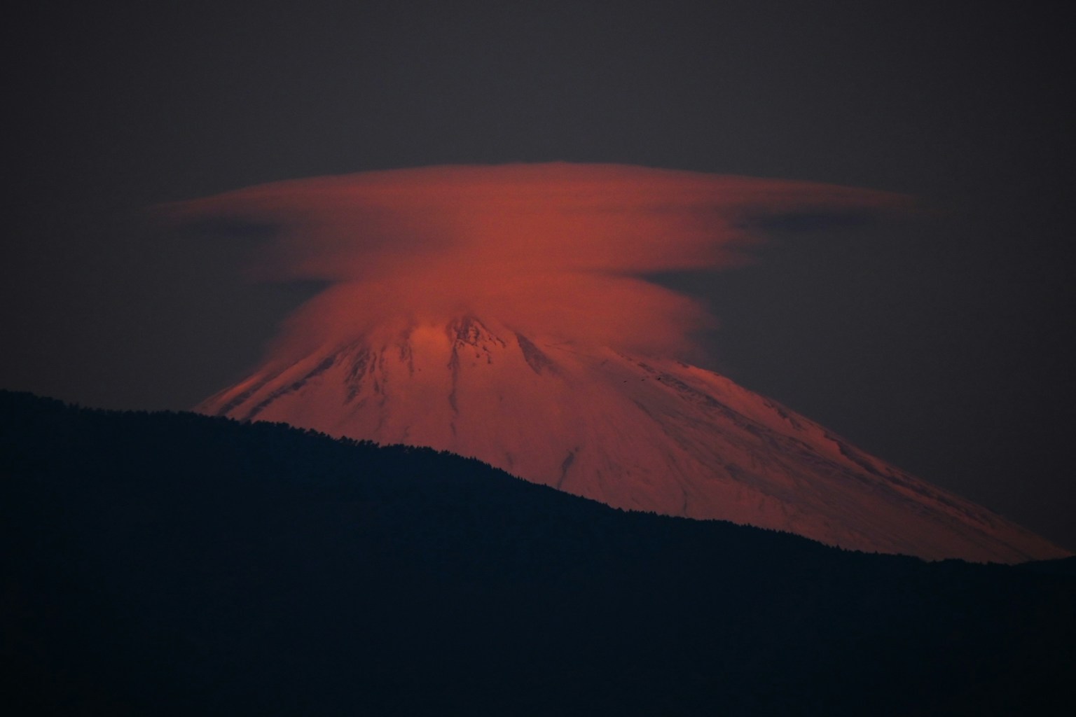 2024-04-sky-or-mountain-image-17