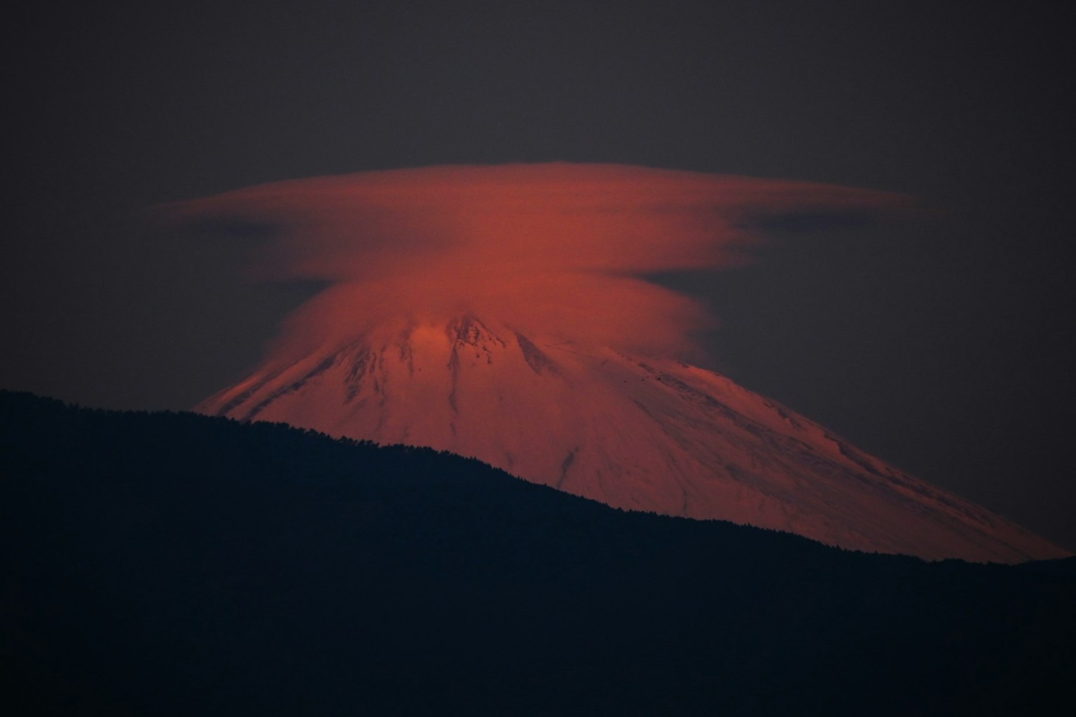 2024-04-sky-or-mountain-image-17