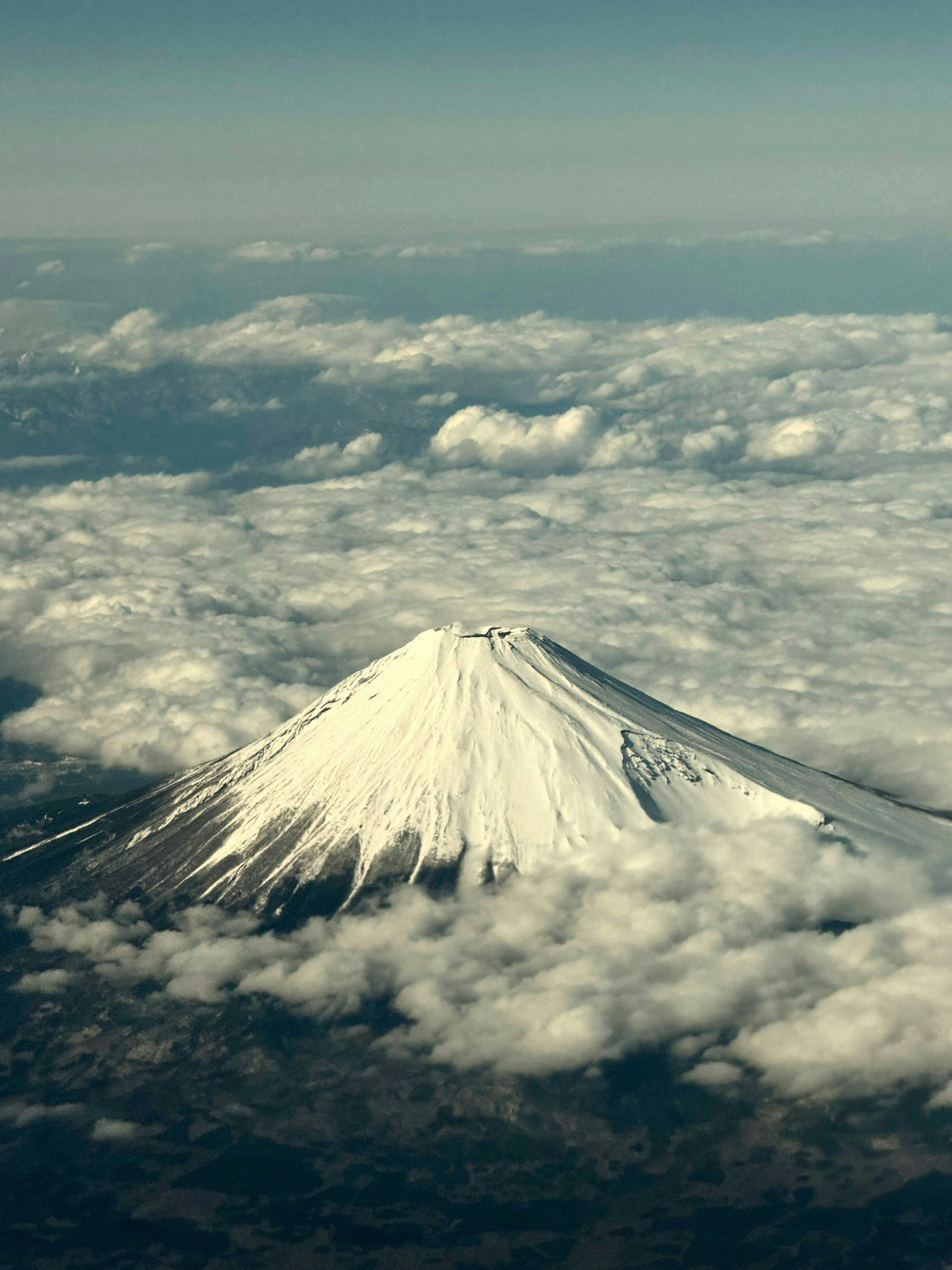 2025-05-symbol-image-6