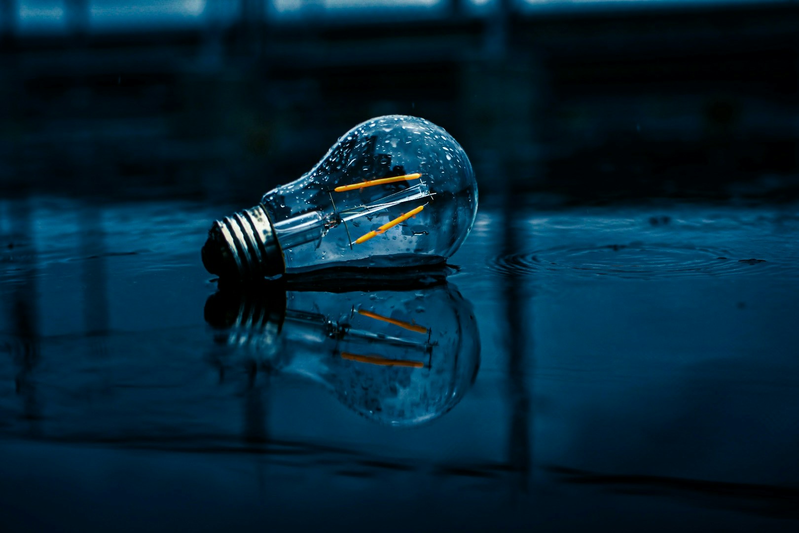 2026-08-photographing-the-city-after-rain-image-9
