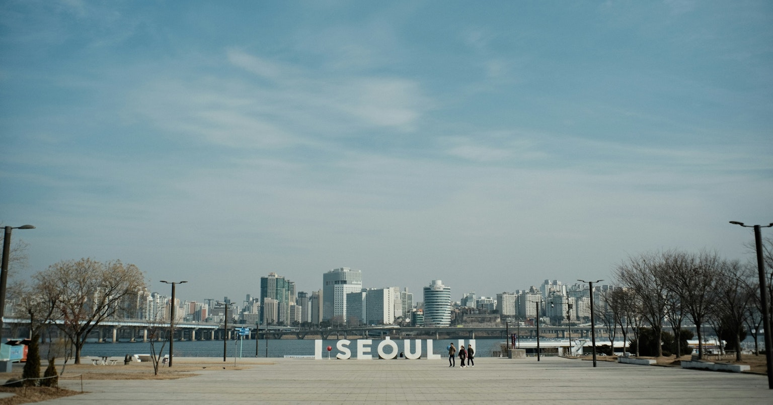 2025-08-photo-poster-project-in-seoul-cover-image