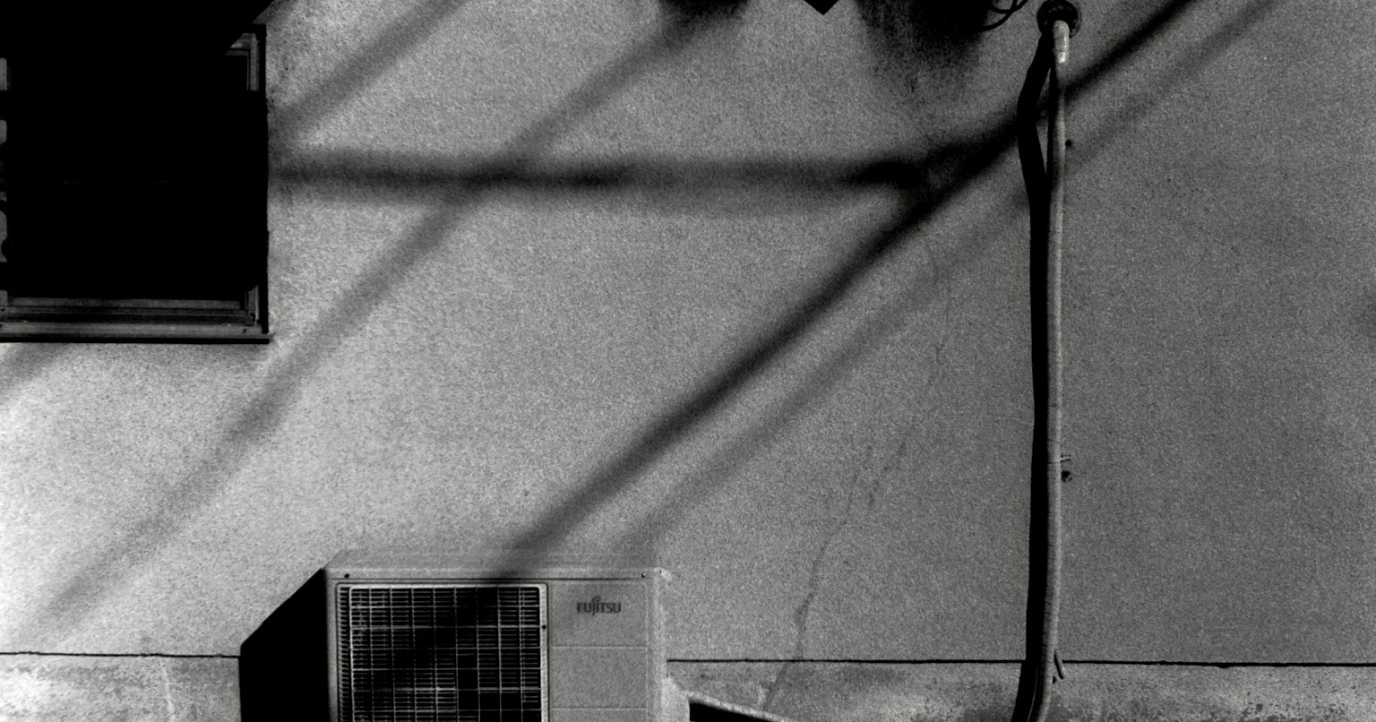 2025-03-ai-comments-instagram-photo-culture-cover-image