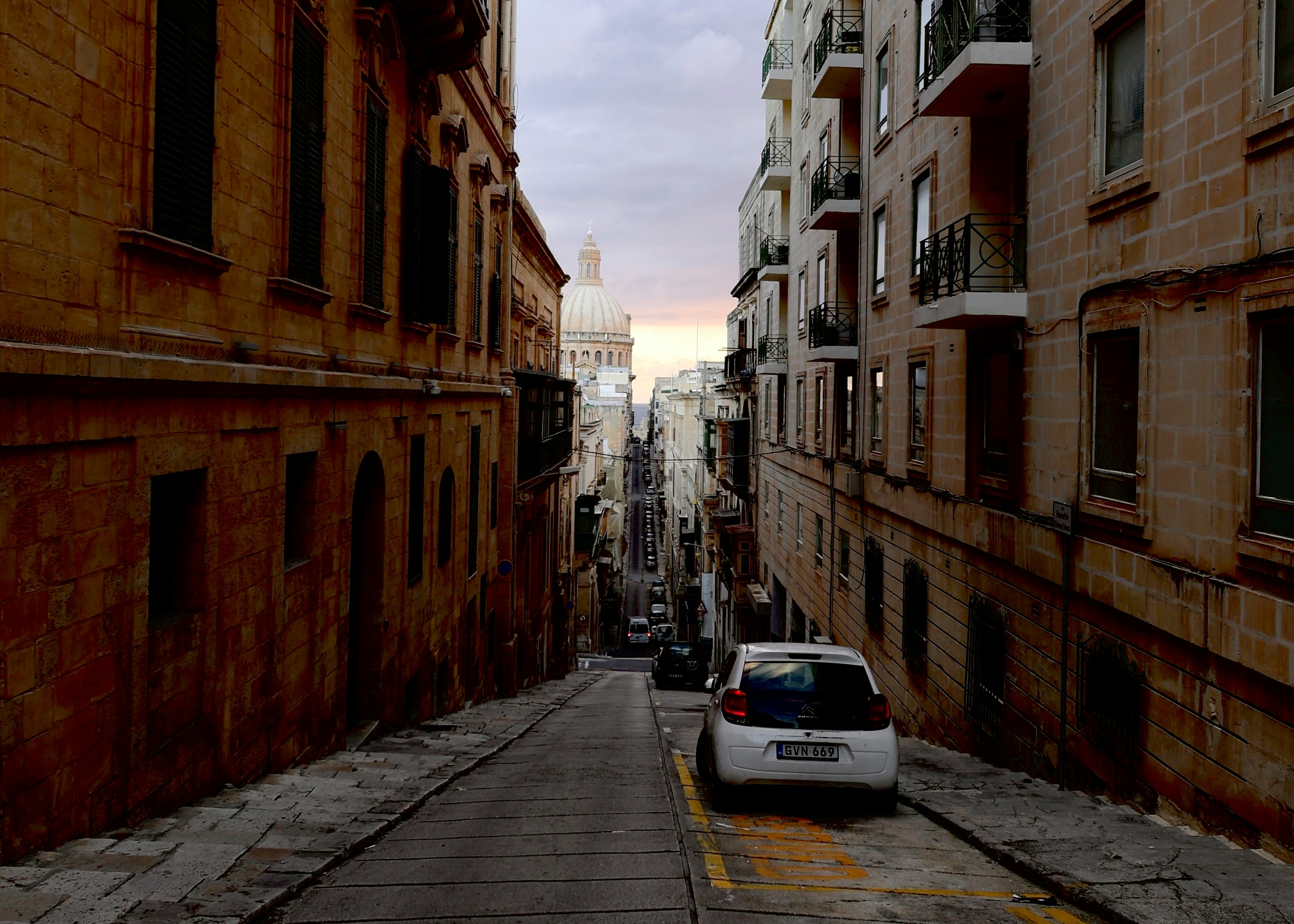 2026-03-canon-eos-r6-mark2-minori-cover-image