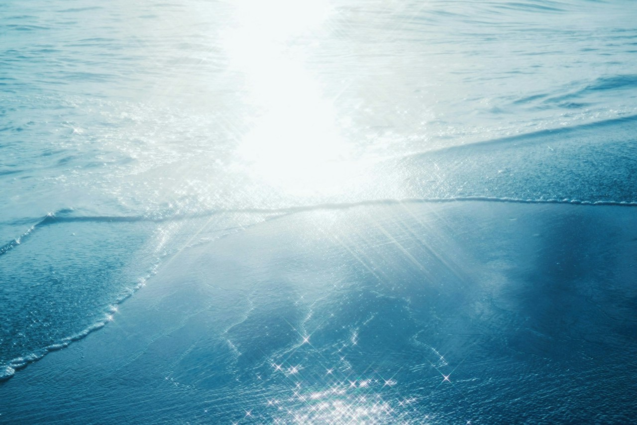 Cover photo by natsu