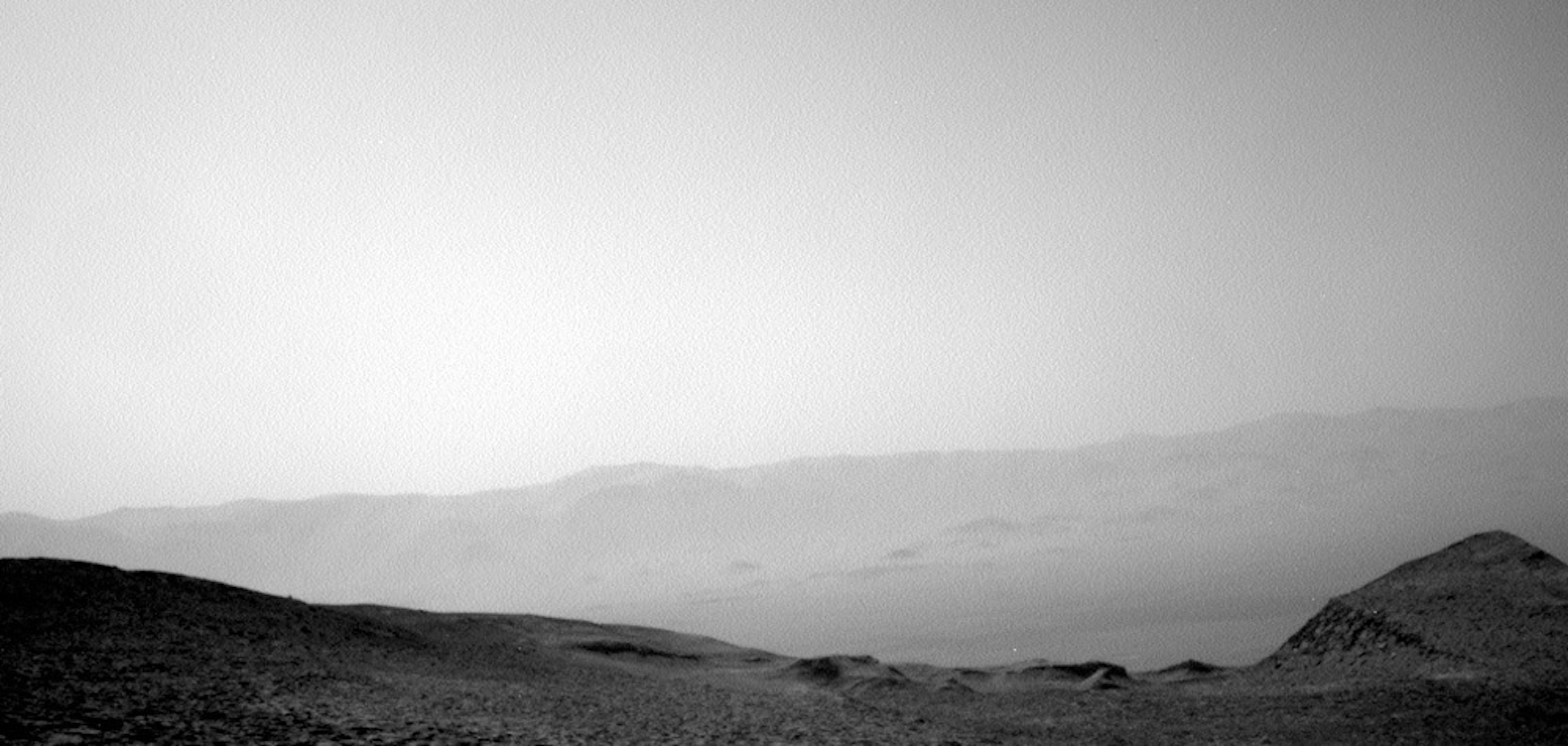 2024-1-who-takes-photos-on-mars-image-2