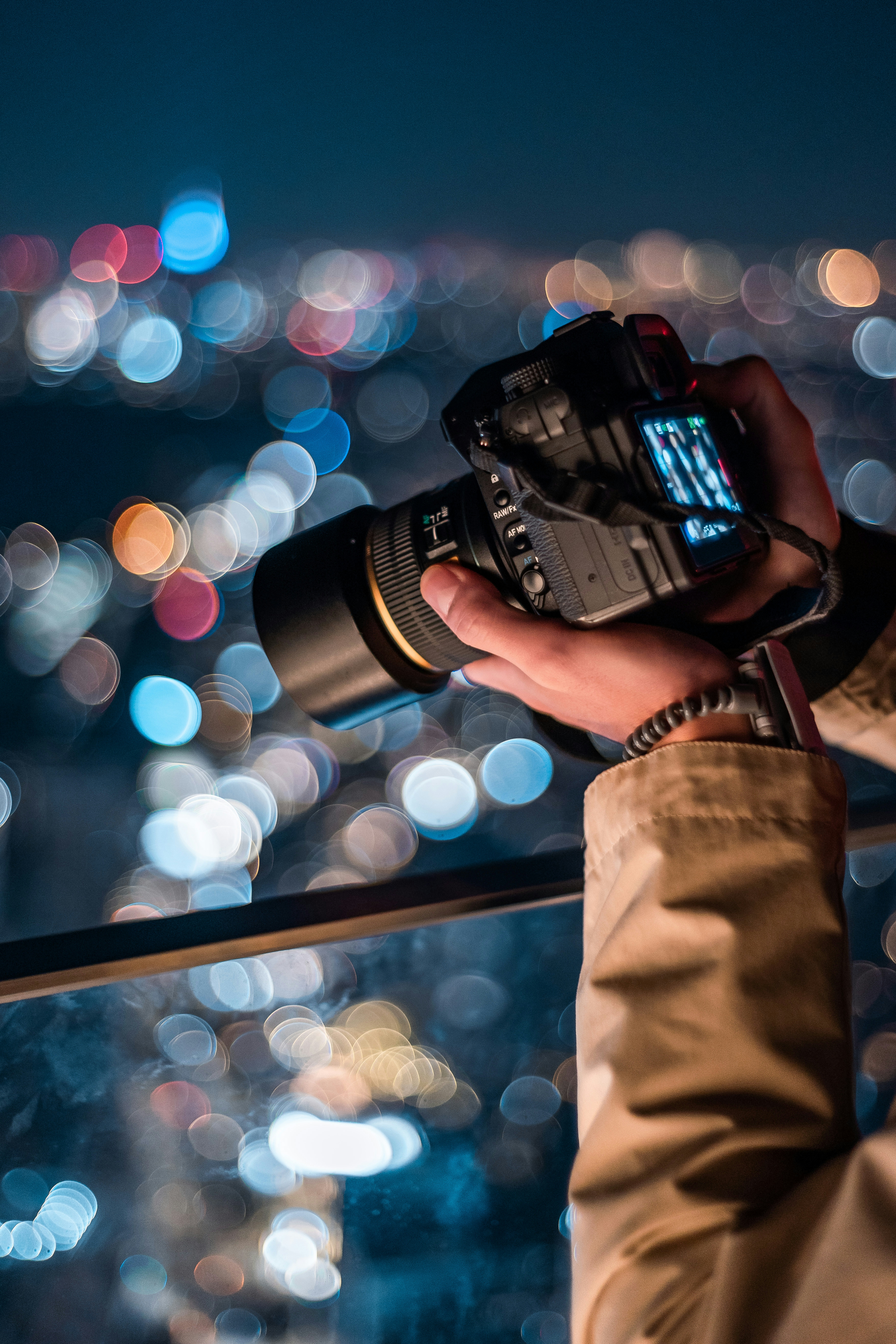 2026-08-handheld-shooting-without-a-tripod-cover-image