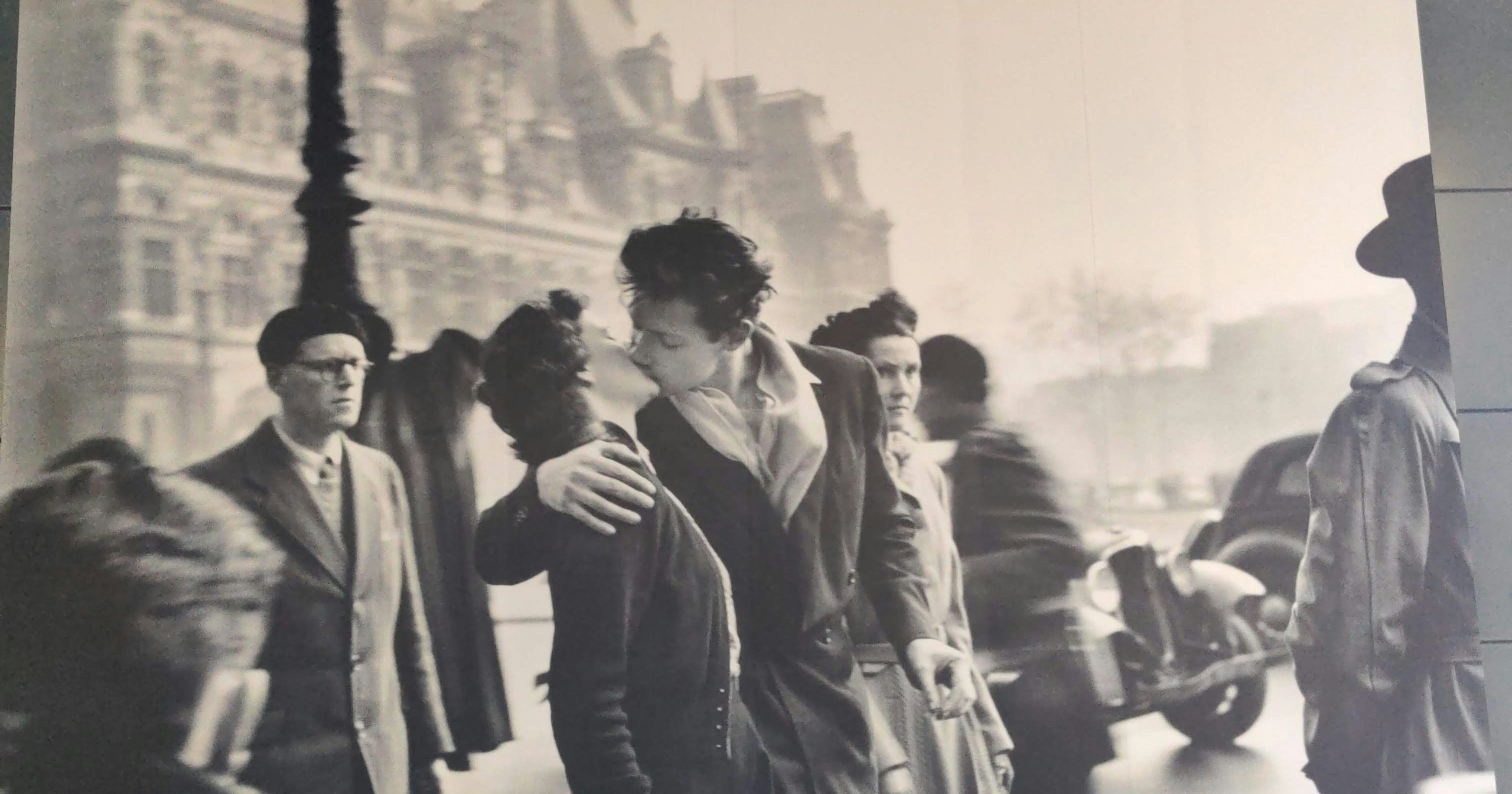 La modella de "Il bacio davanti all’Hôtel de Ville" di Robert Doisneau si è spenta | Release #56