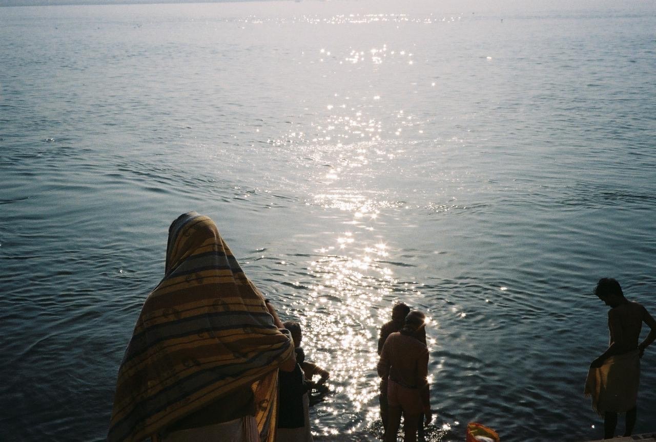 2026-02-apple-creator-studio-photo-workflow-cover-image