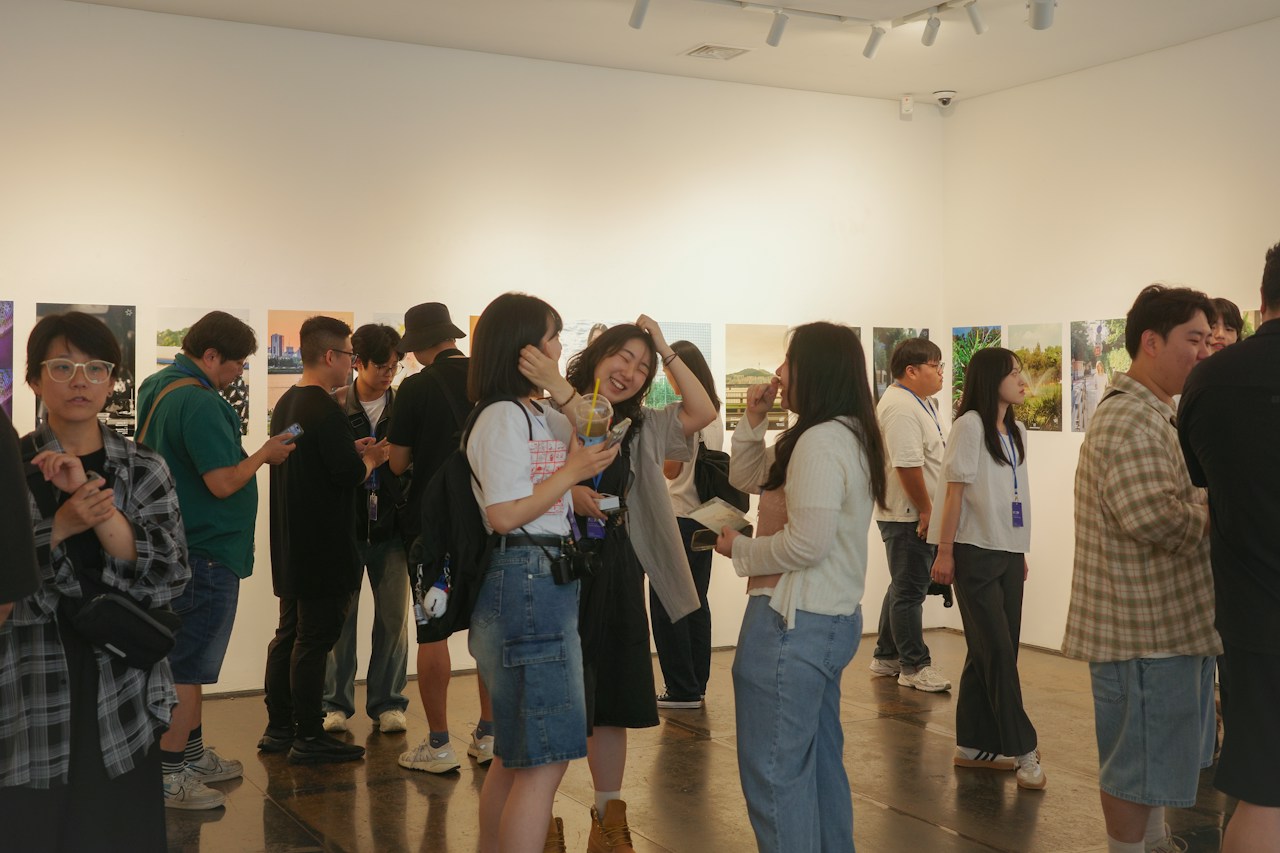 photo poster project | 一歩踏み出して見つけた、新しい景色 by 김소희 | ISSUE #114