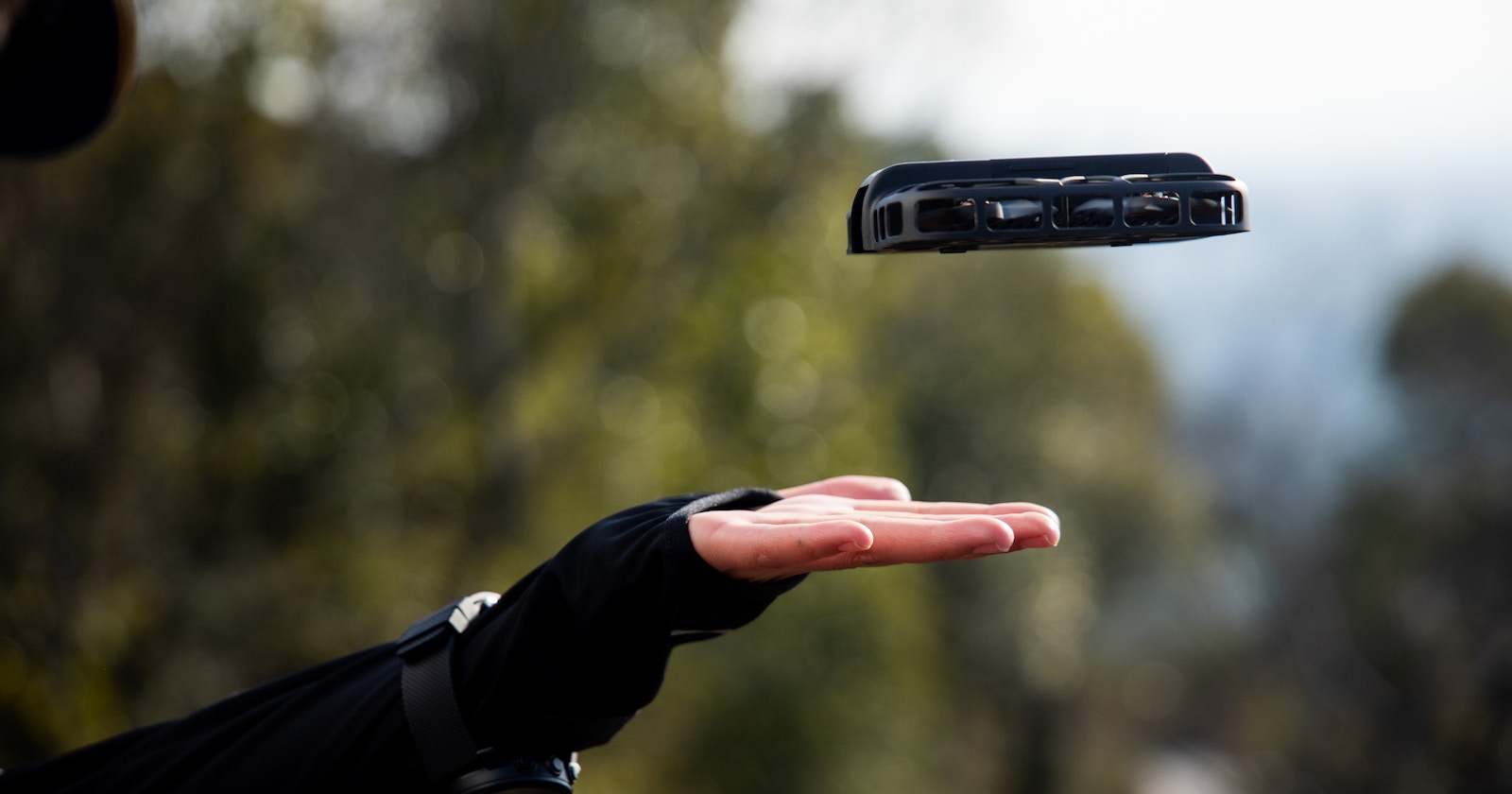 Il meglio del CES 2024: La fotocamera volante AI "HOVERAir X1 Smart" arriva per la prima volta in Giappone | ZERO ZERO ROBOTICS
