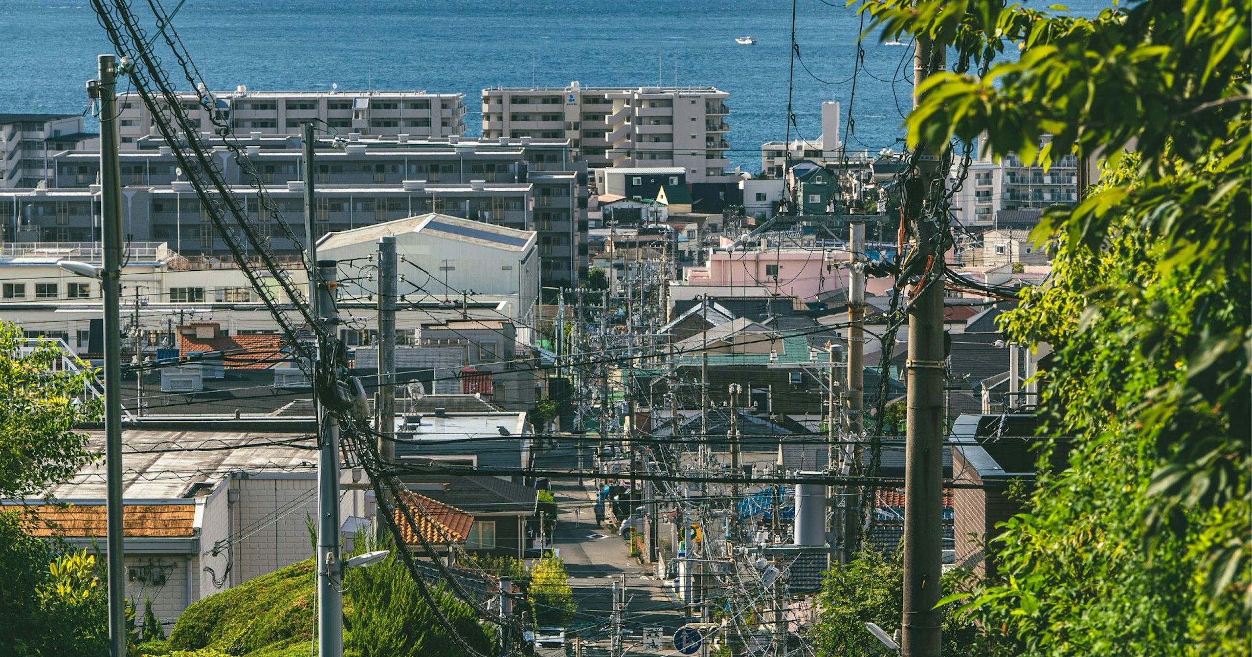 2025-03-photo-poster-project-in-kobe-april-cover-image