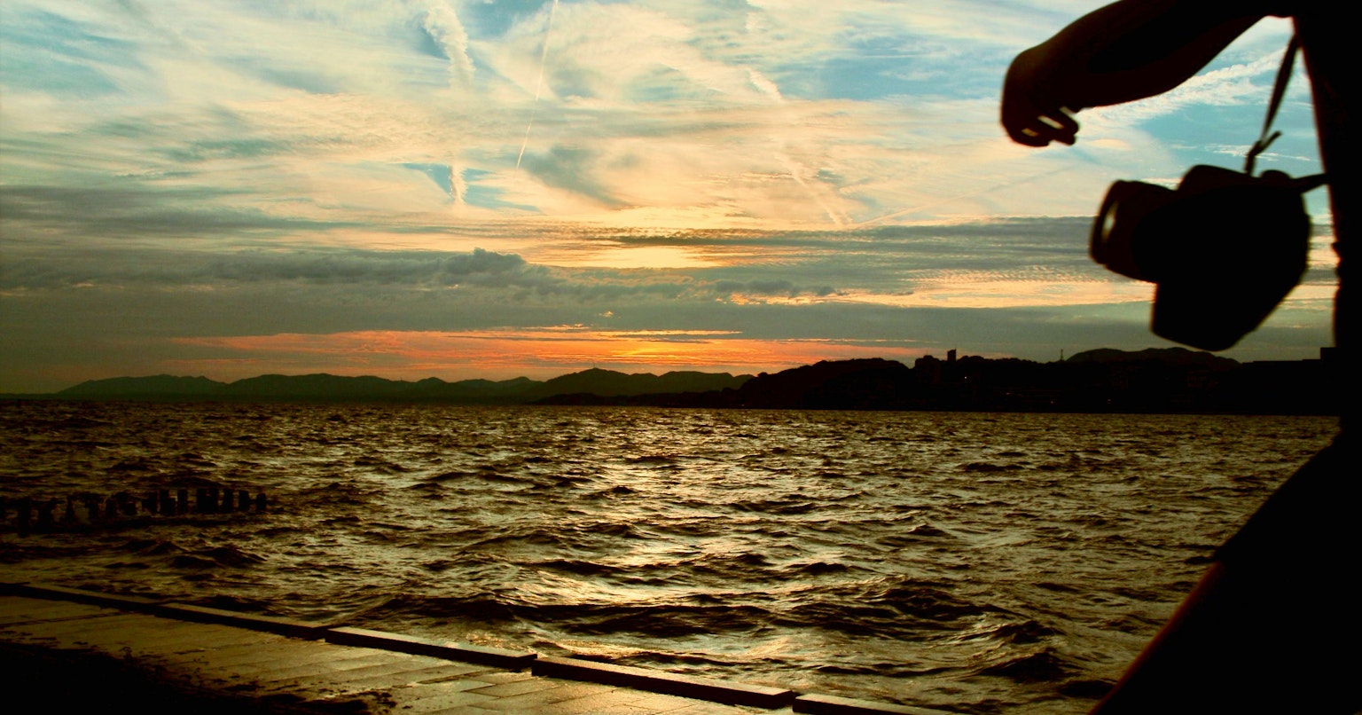 2025-08-authorship-trust-intention-cover-image