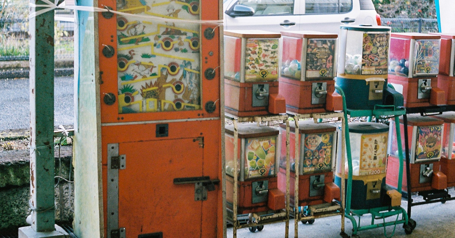 2024-09-nikon-miniature-camera-collection-cover-image