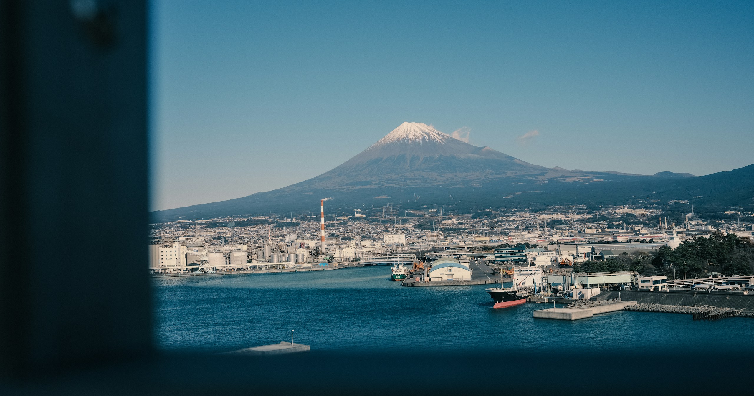Can't Capture Lawson with Mt. Fuji in the Background? Tourist Measures in Fujikawaguchiko Town | Release #207