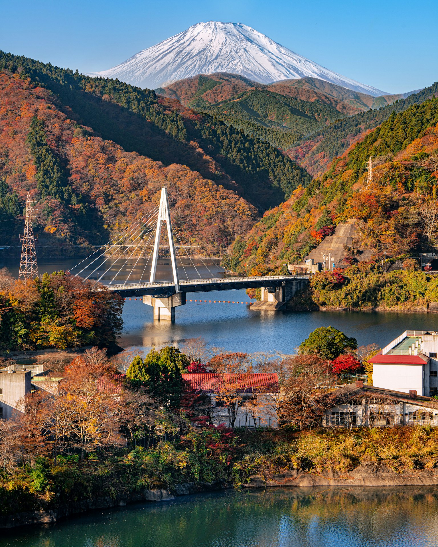 2024-04-seasonal-mountain-image-10