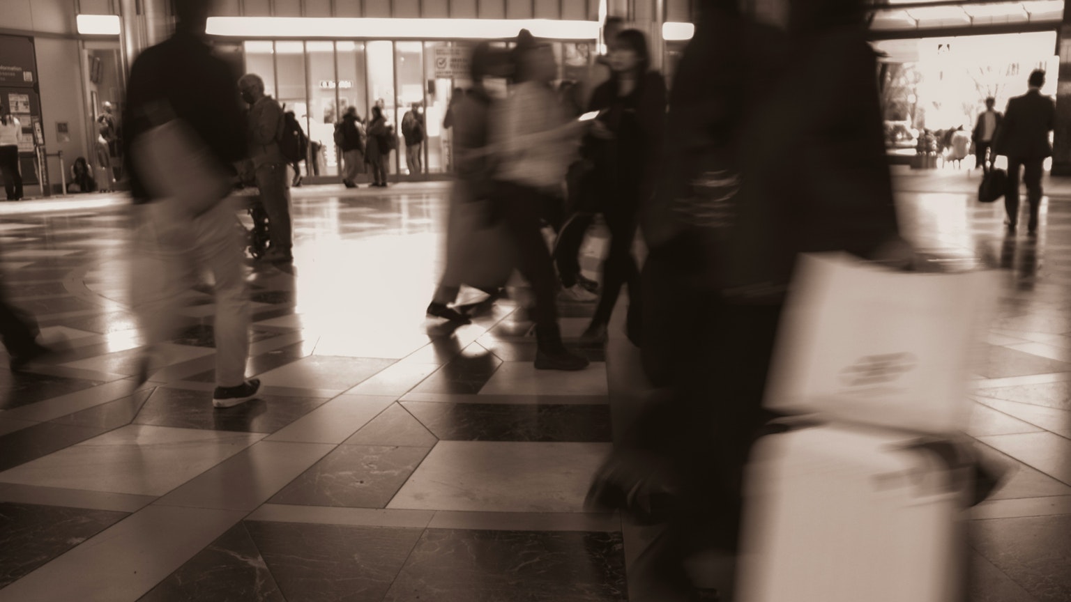 2025-08-blurred-moments-image-10