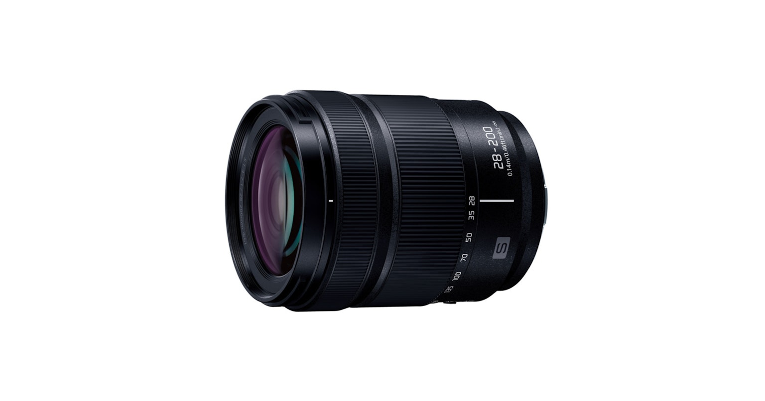 2024-03-lumix-s-20-200mm-f4-71-macro-ois-cover-image