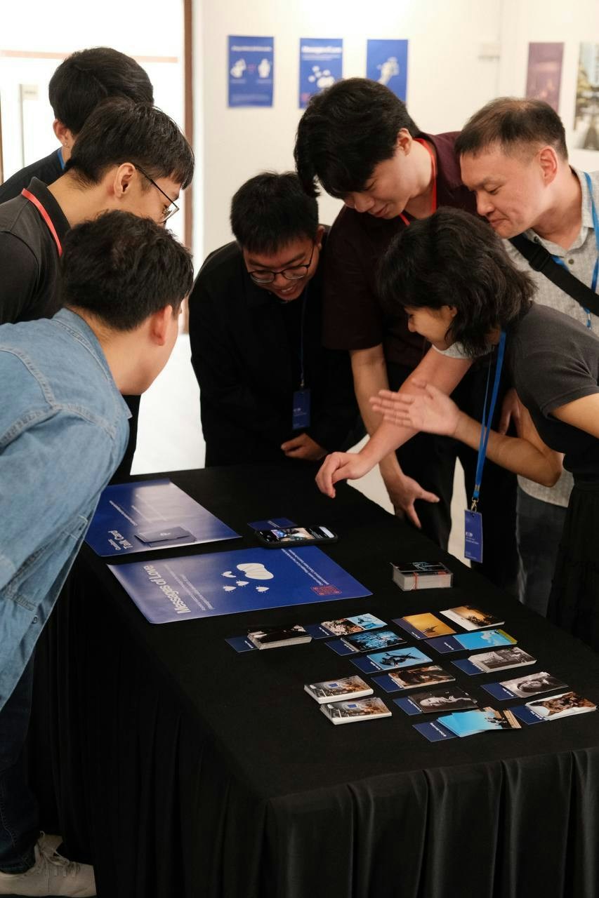 Photo Poster Project | Team-Interview | Einen inklusiven, offenen und sicheren Raum schaffen – mit Chan Jian Liang | ISSUE #274