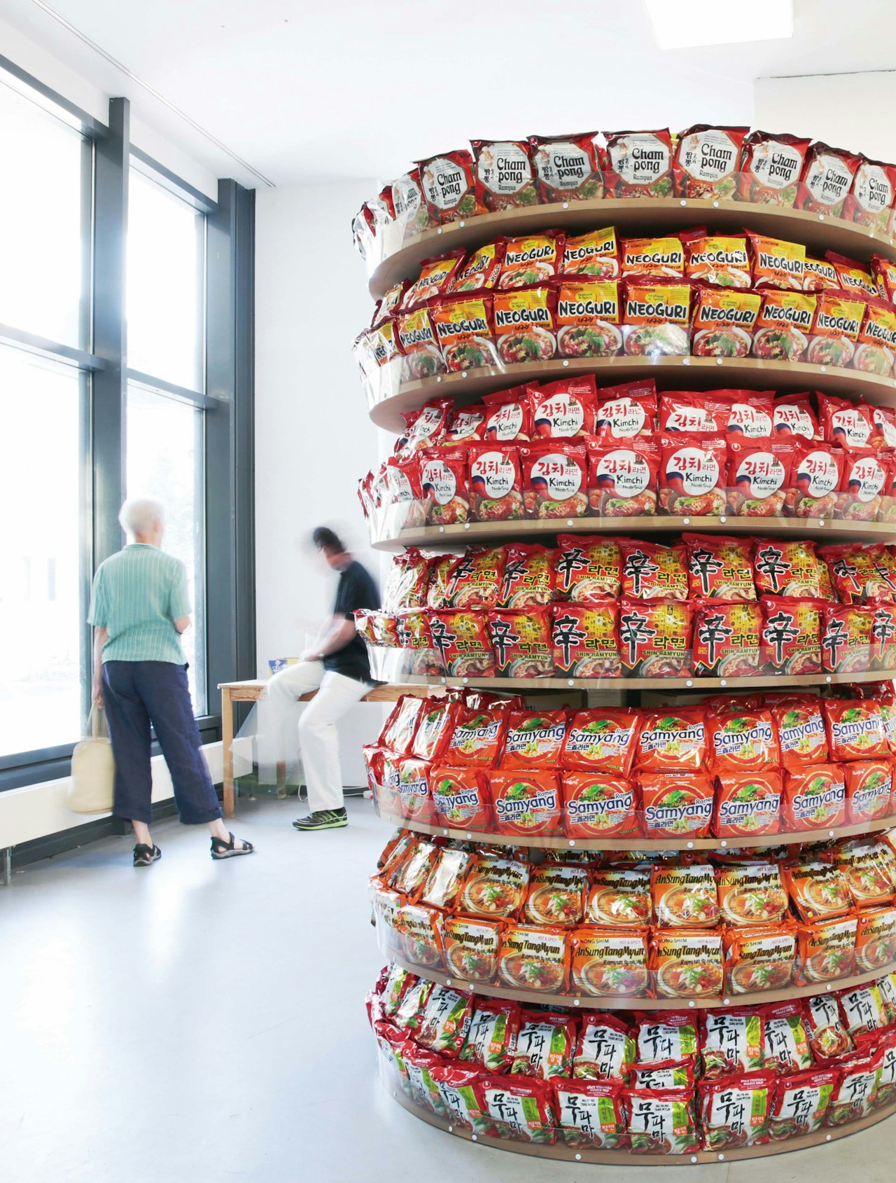 © 金仁淑|「Between Breads and Noodles」Noodle Tower for Performance