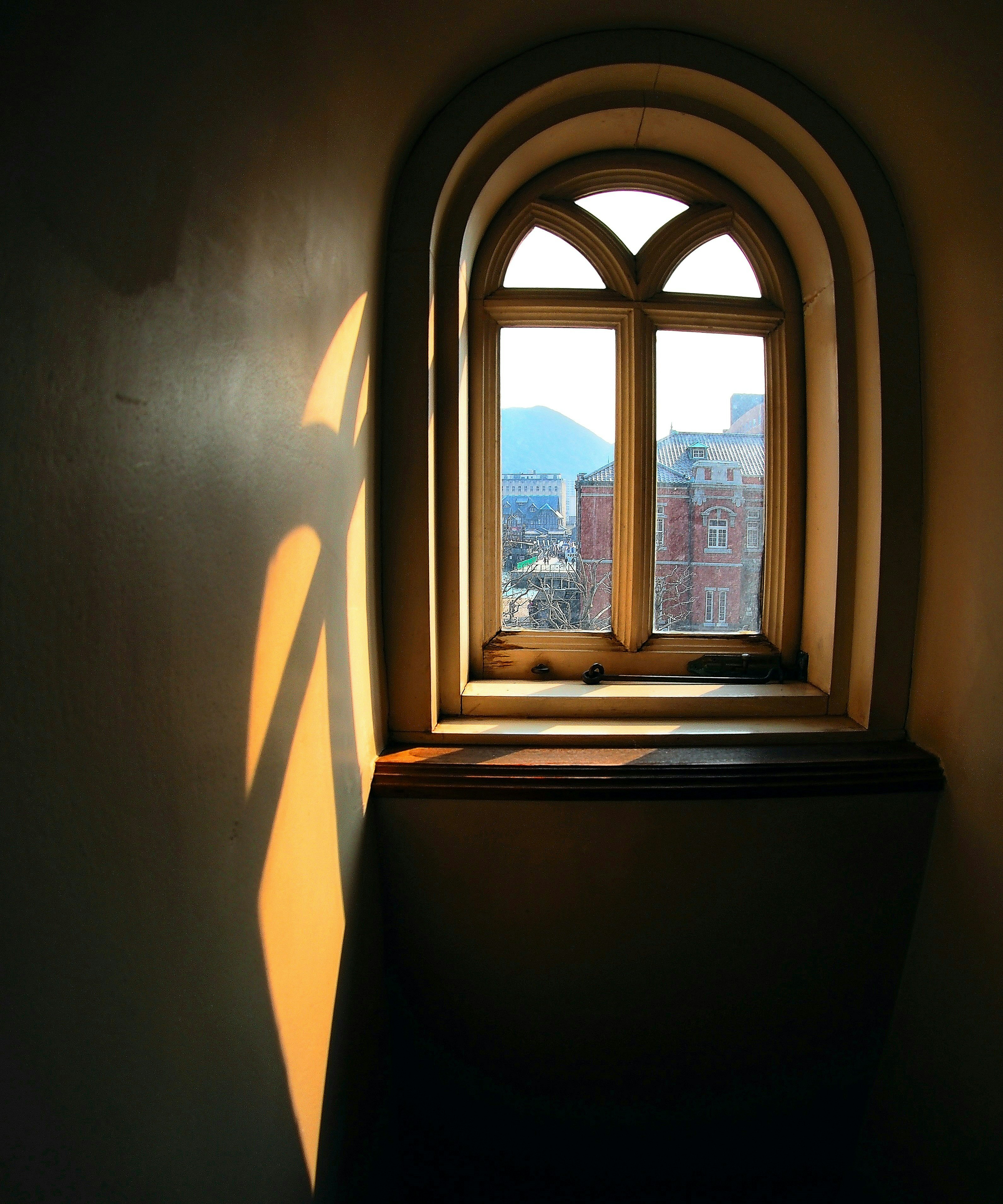 2025-03-beyond-the-window-award-image-6
