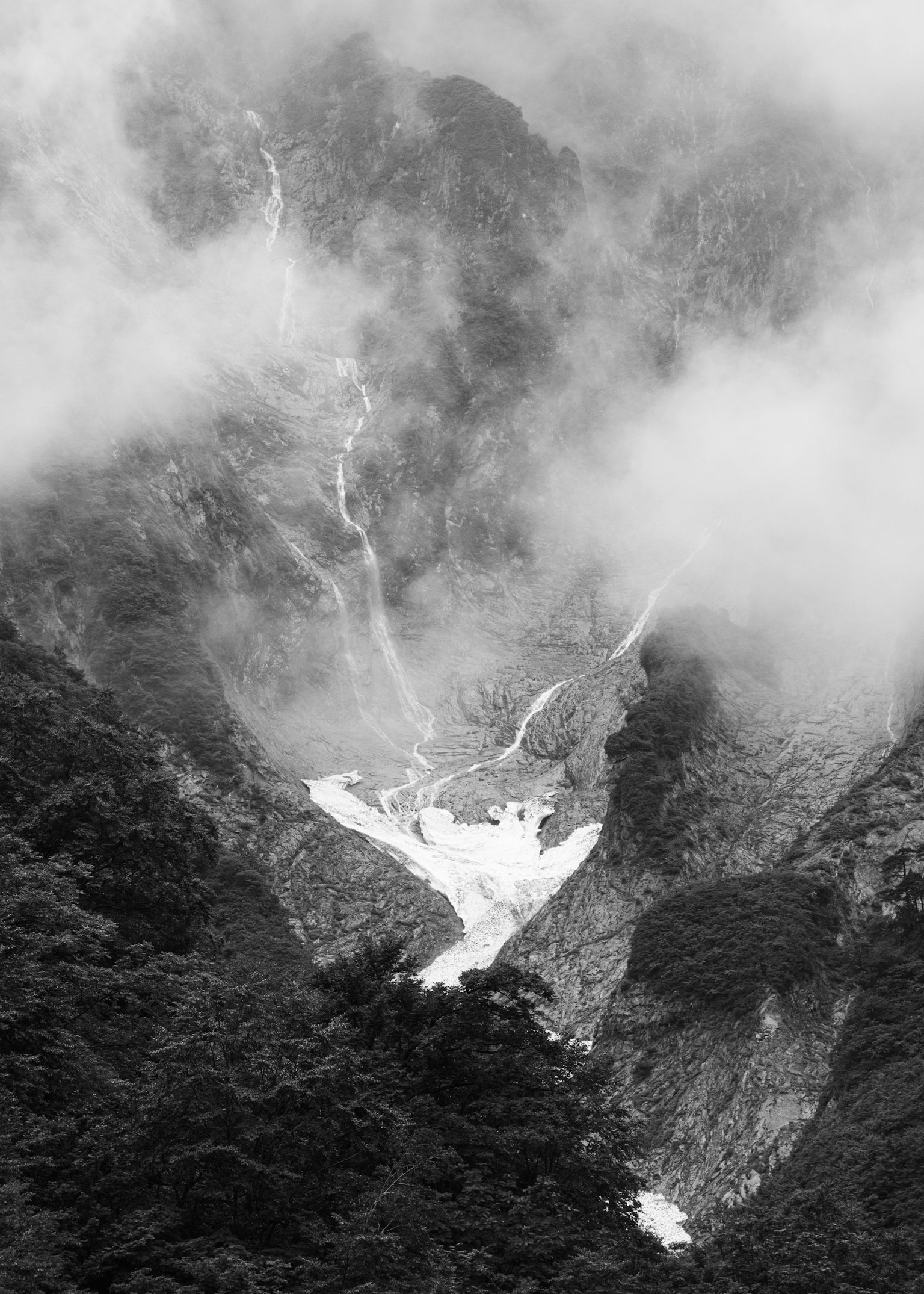 2025-06-ppp-review-by-a-photo-image-13