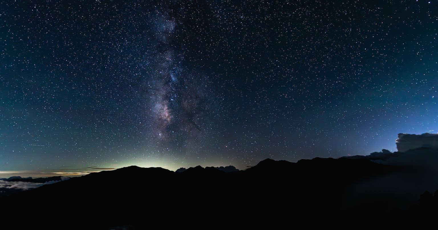 2024-04-night-sky-rocket-trails-cover-image