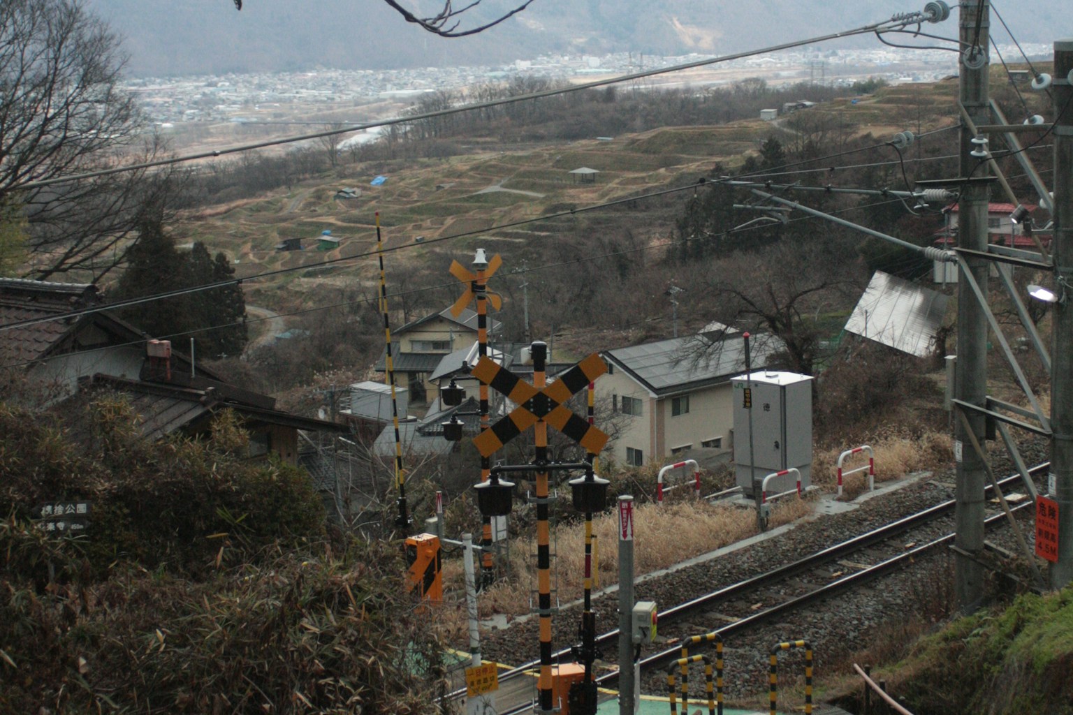 2024-04-seasonal-mountain-image-13