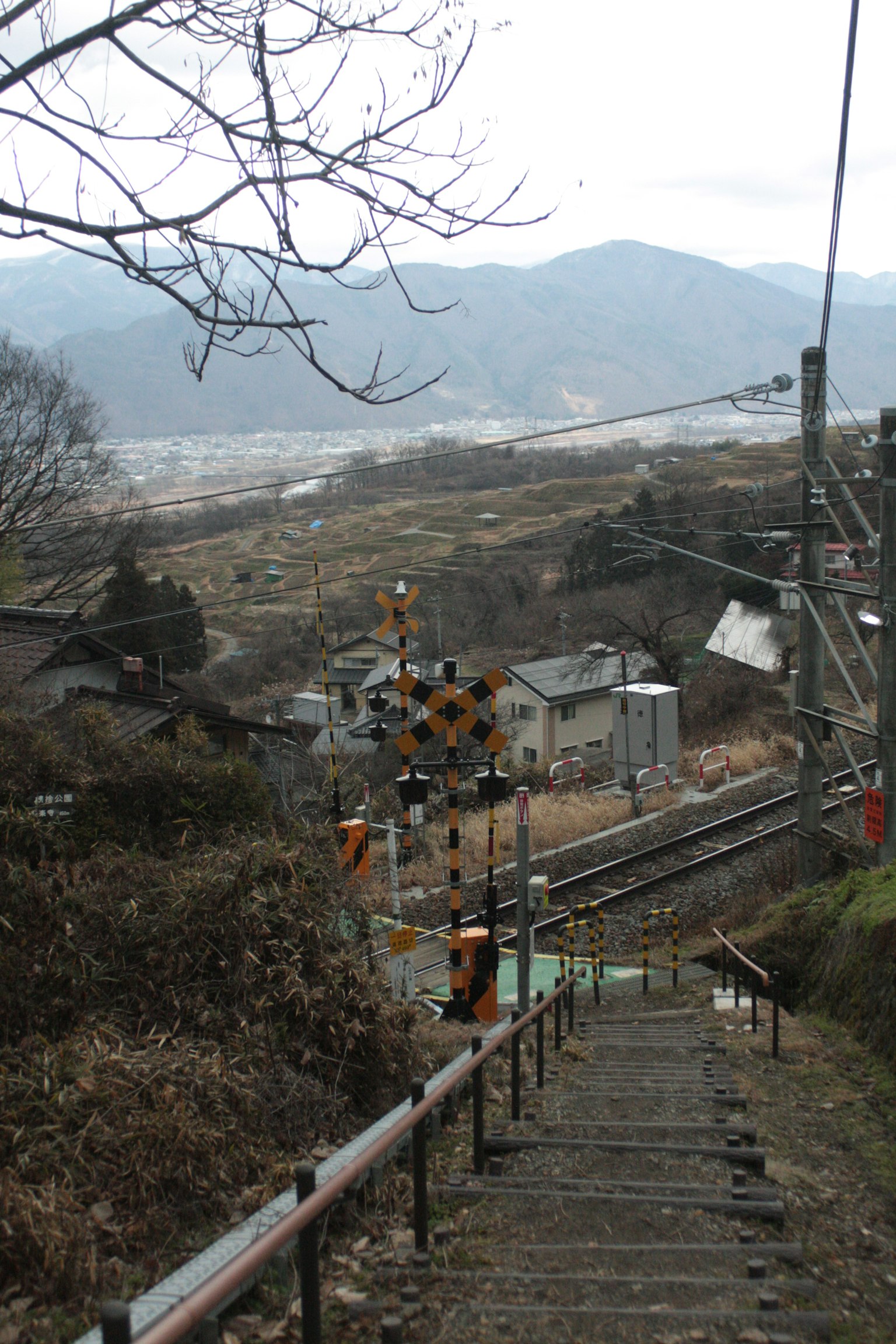 2024-04-seasonal-mountain-image-13