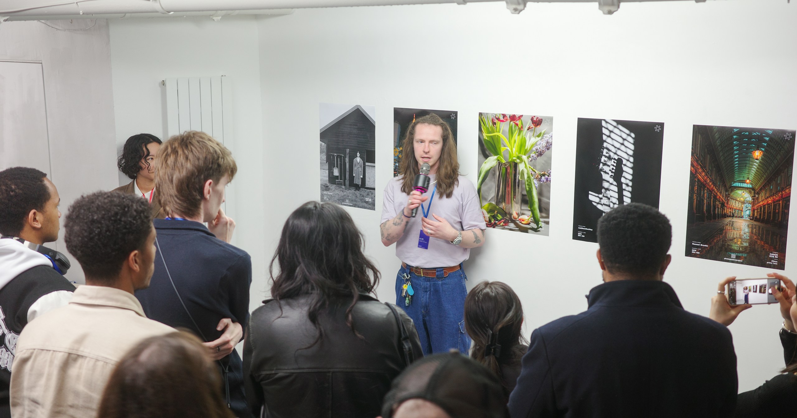 photo poster project | Die Frage nach „Erinnerung“ durch Blumen – eine Ausstellung im Dialog, von Nic Harris | ISSUE #257