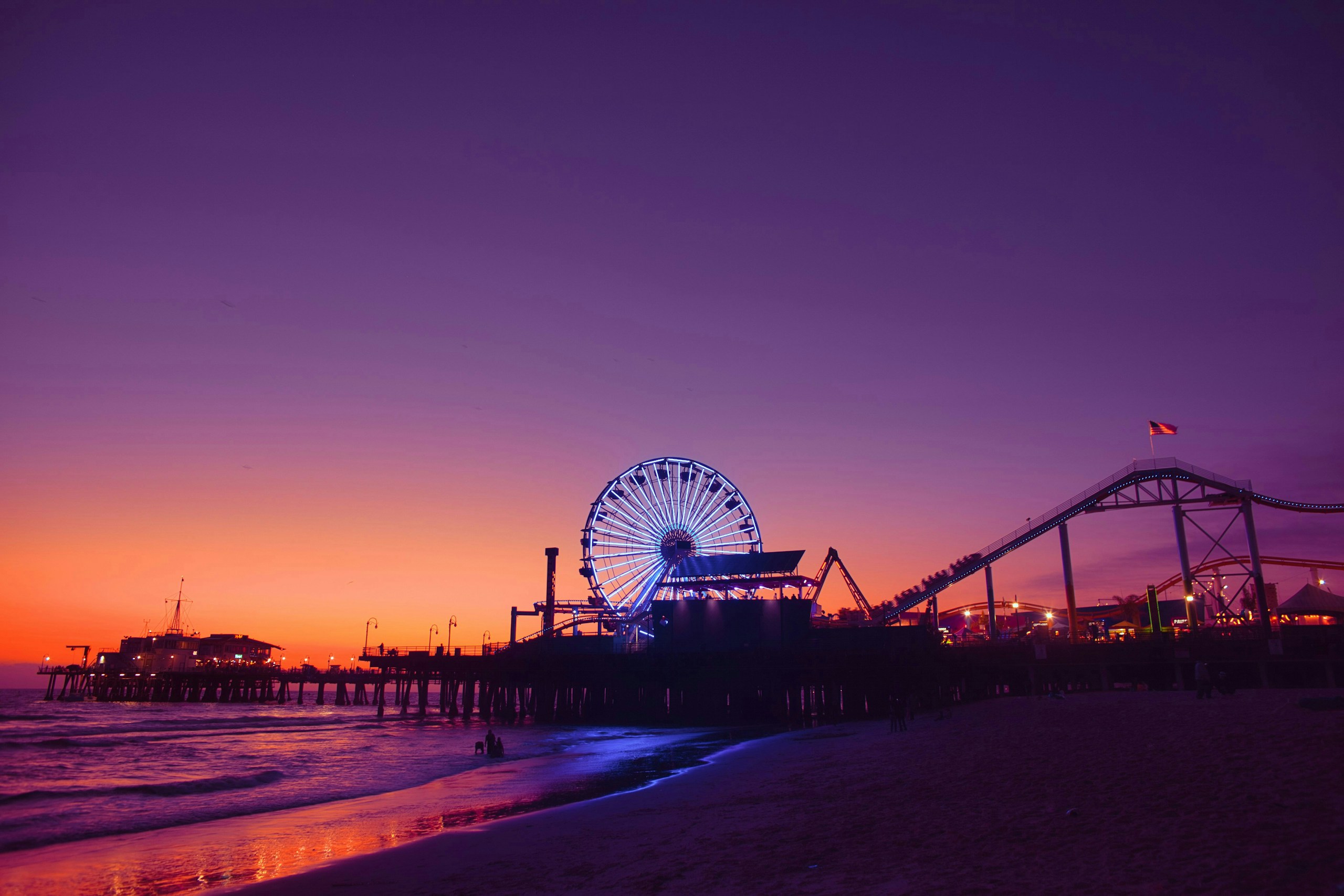 2025-08-night-cruising-image-8