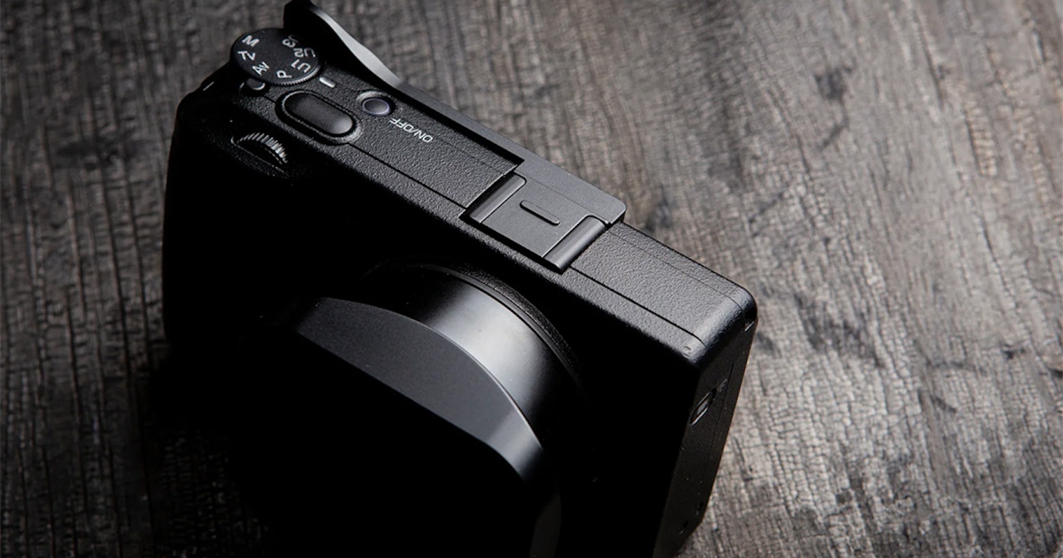 Metall-Quadrat-Gegenlichtblende und Daumenauflage für RICOH GR III/IIIx | Ricoh