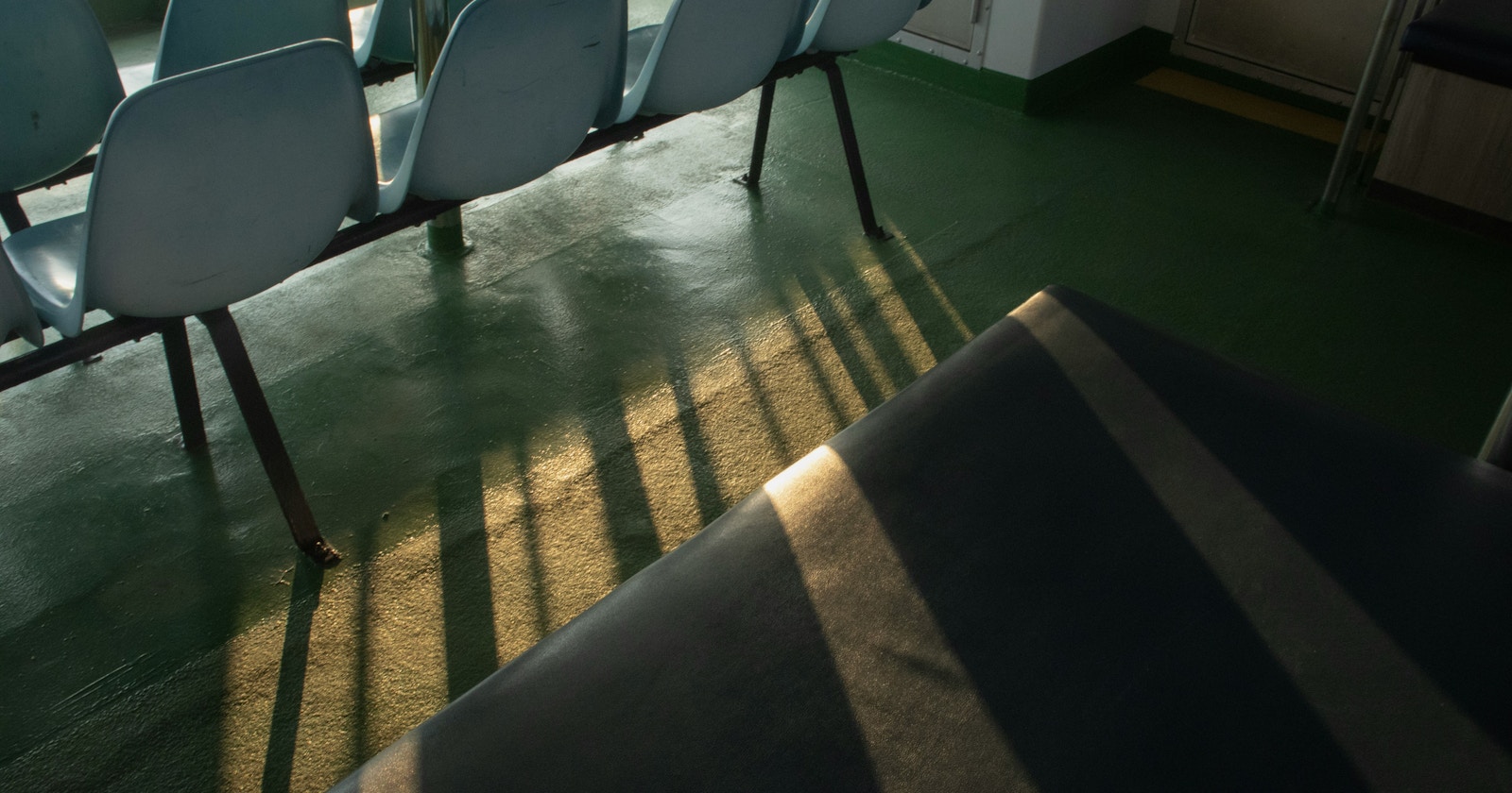 Contemplating the Invisible: Approaching Absence in Photography | Knowledge #452
