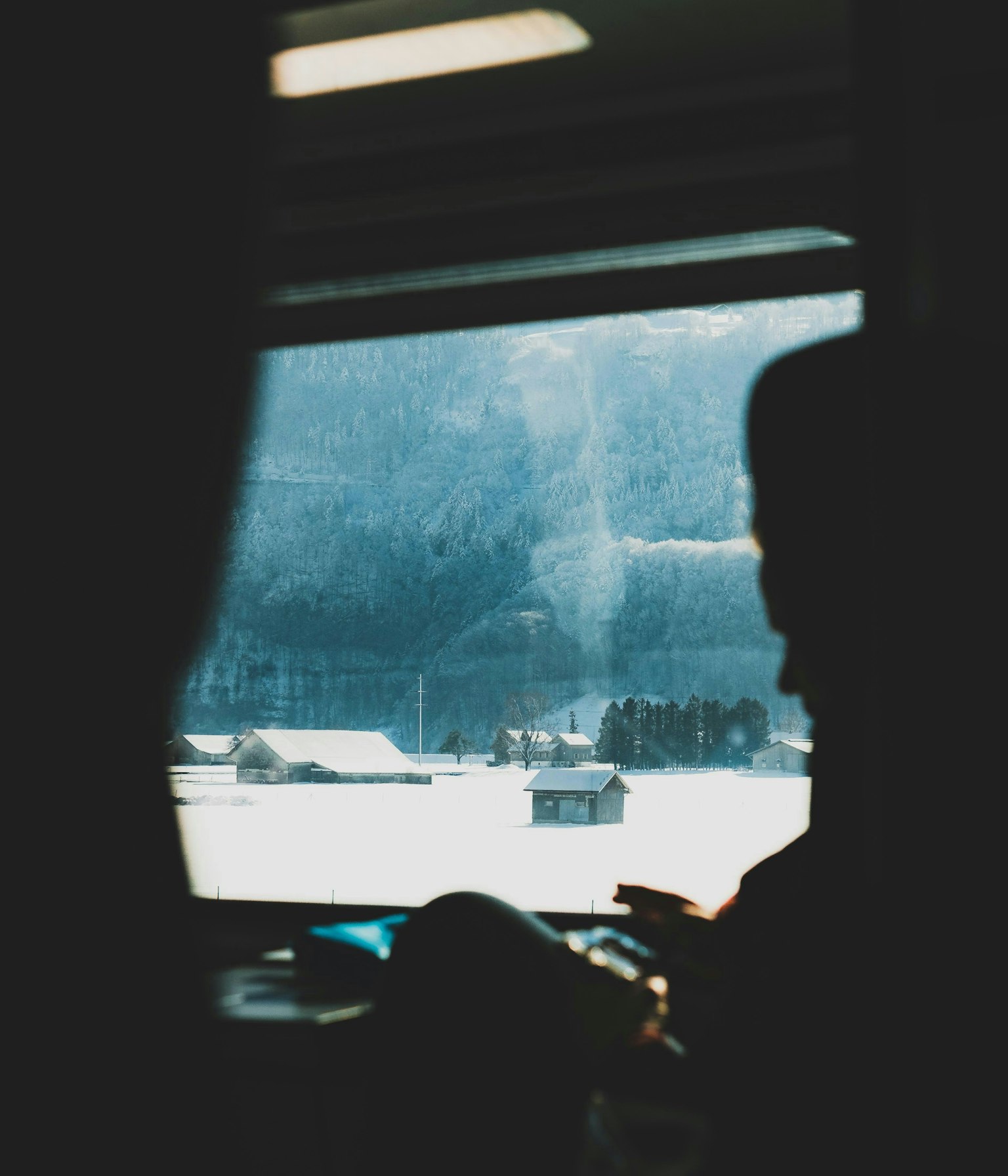 2025-03-beyond-the-window-award-image-10