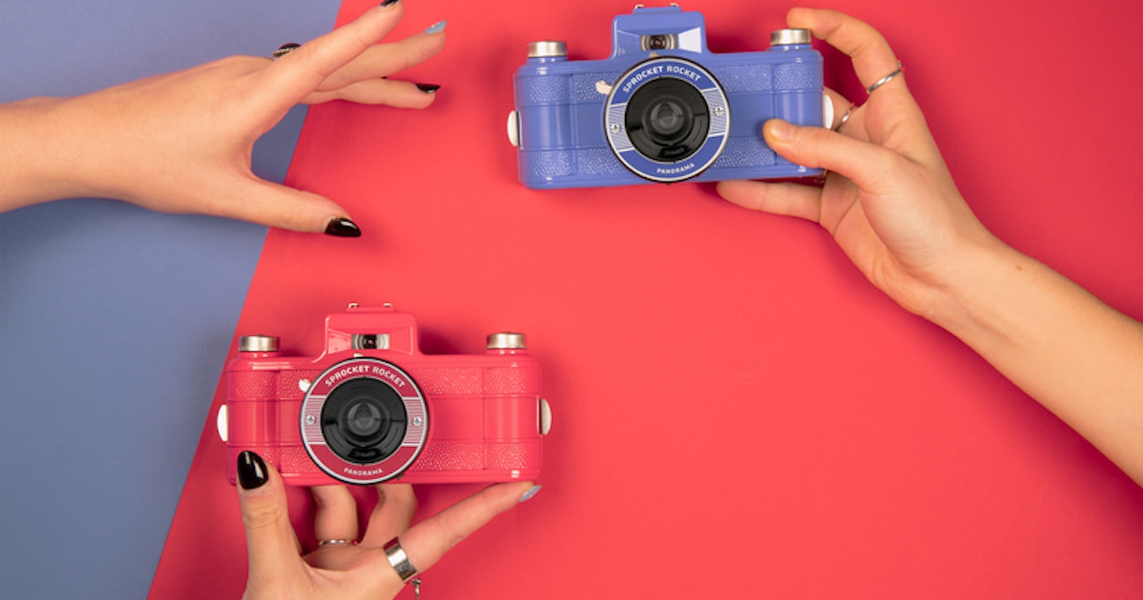 필름의 스프로킷 홀까지 담아내는 파노라마 카메라 ‘Sprocket Rocket’ 신색상 출시 | Lomography