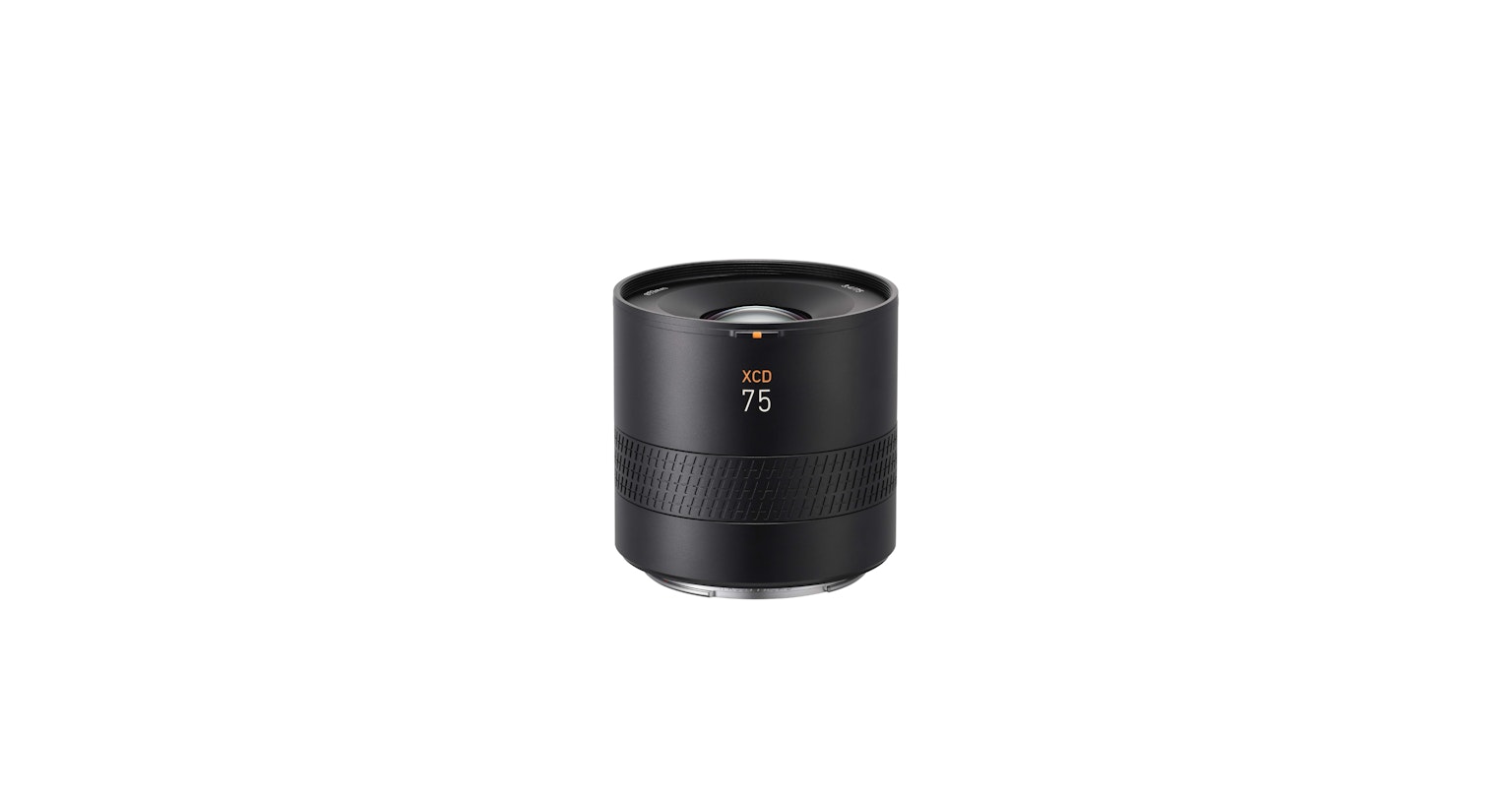 2024-11-hasselblad-xcd-75mm-f34-p-lens-cover-image