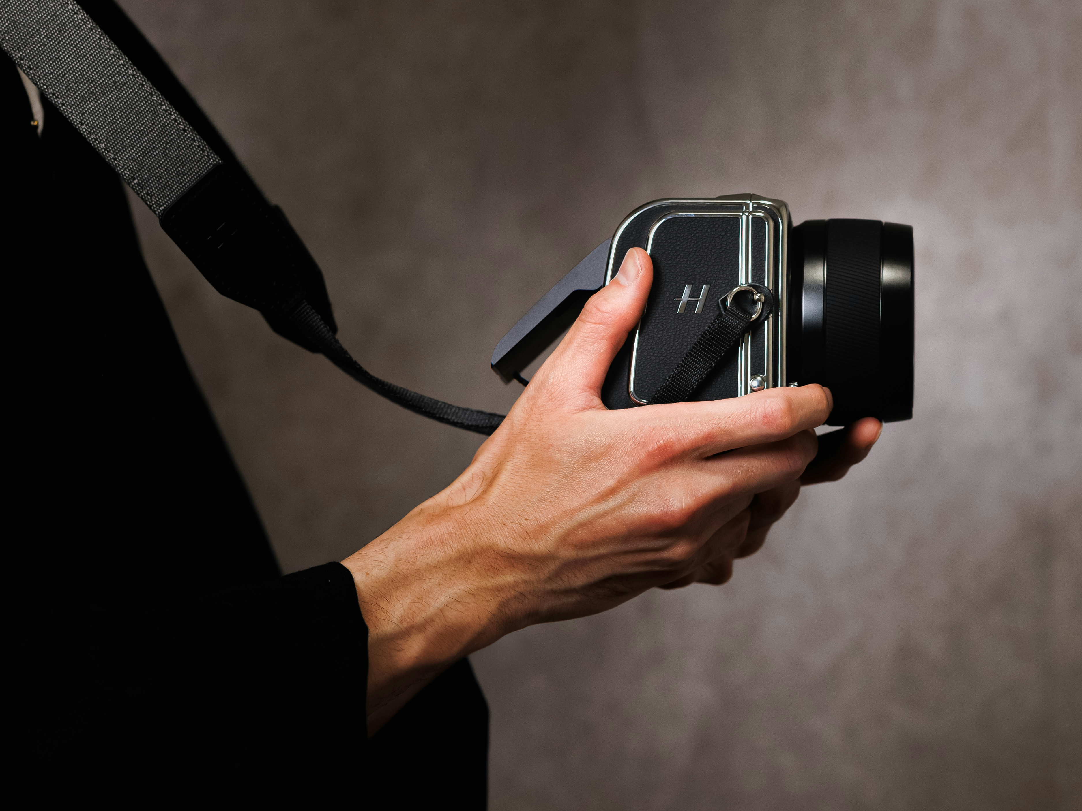 2026-03-hasselblad-907x-mumei-cover-image