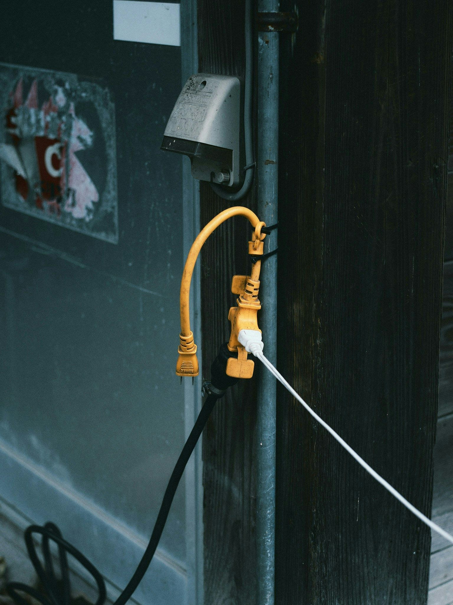 2025-01-hao-reflects-on-the-color-image-14