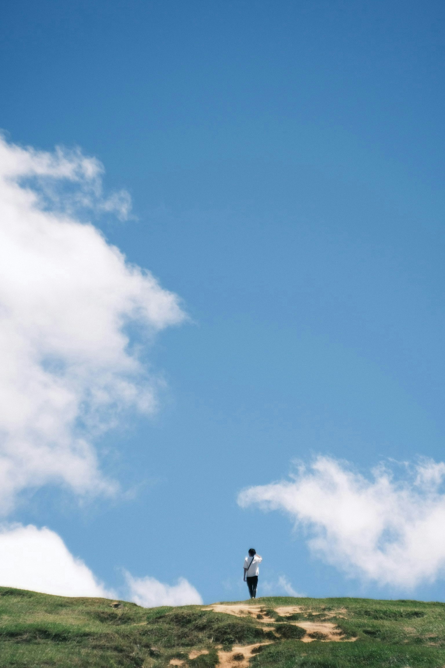 2025-11-fujifilm-xe5-street-travel-image-11