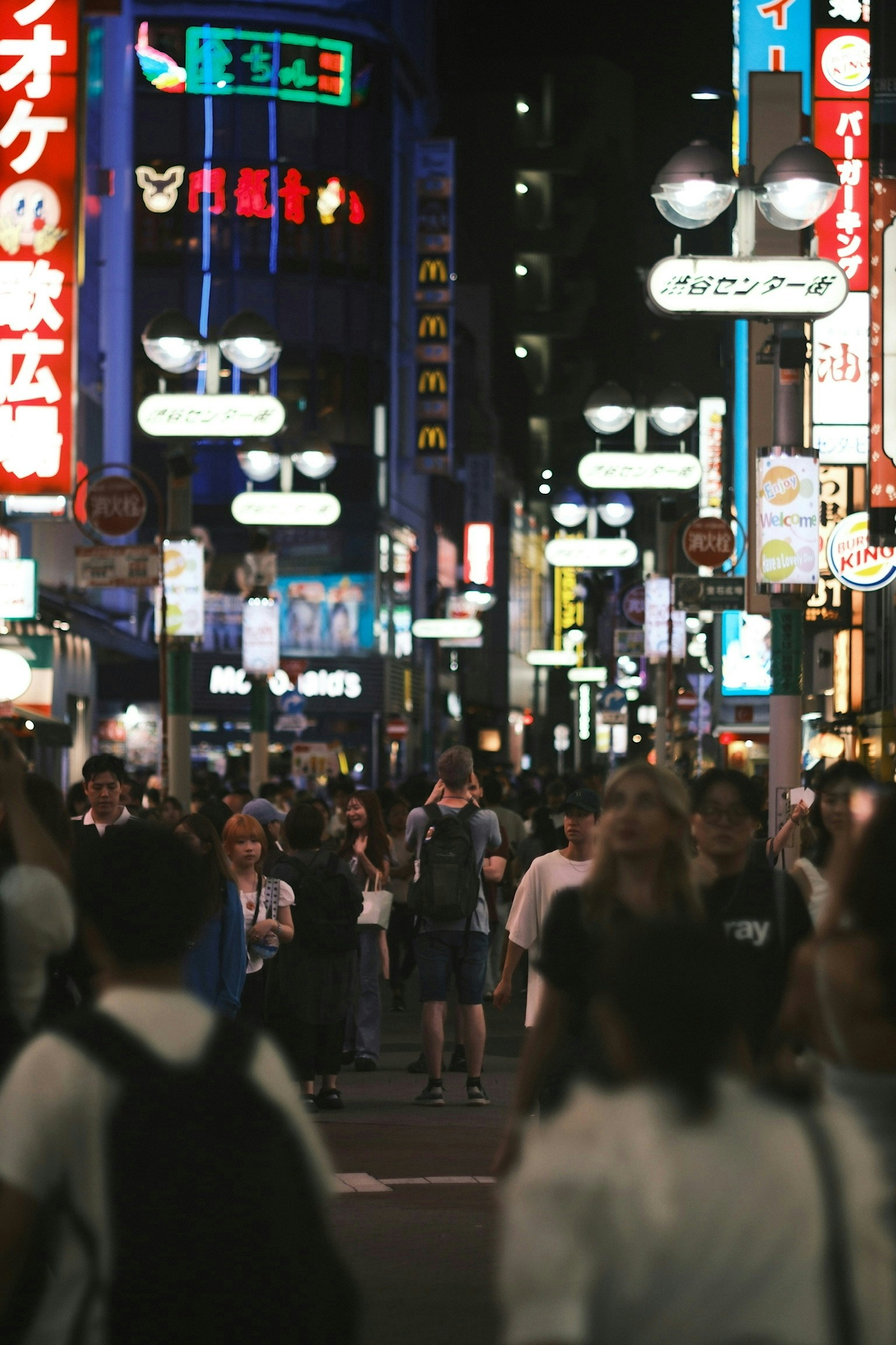 2026-08-cinematic-night-light-image-14