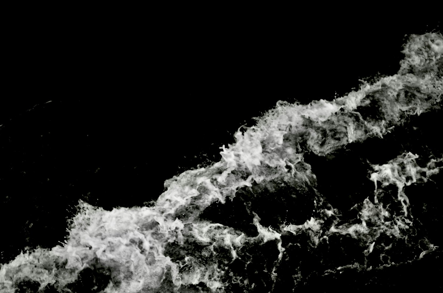 2025-08-digital-camera-market-shift-image-4