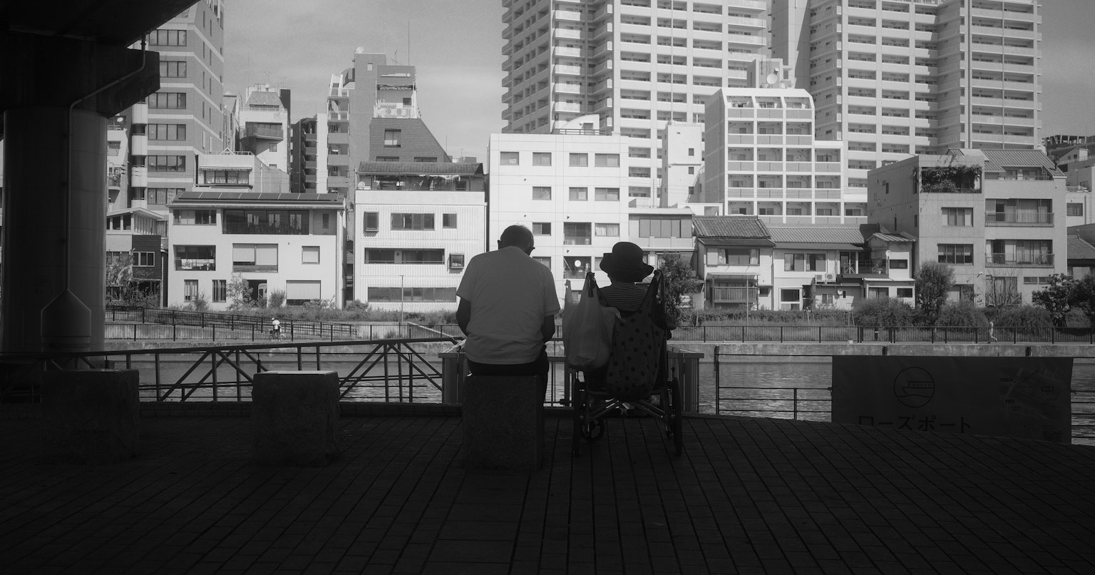 2025-10-digital-nostalgia-in-photography-cover-image