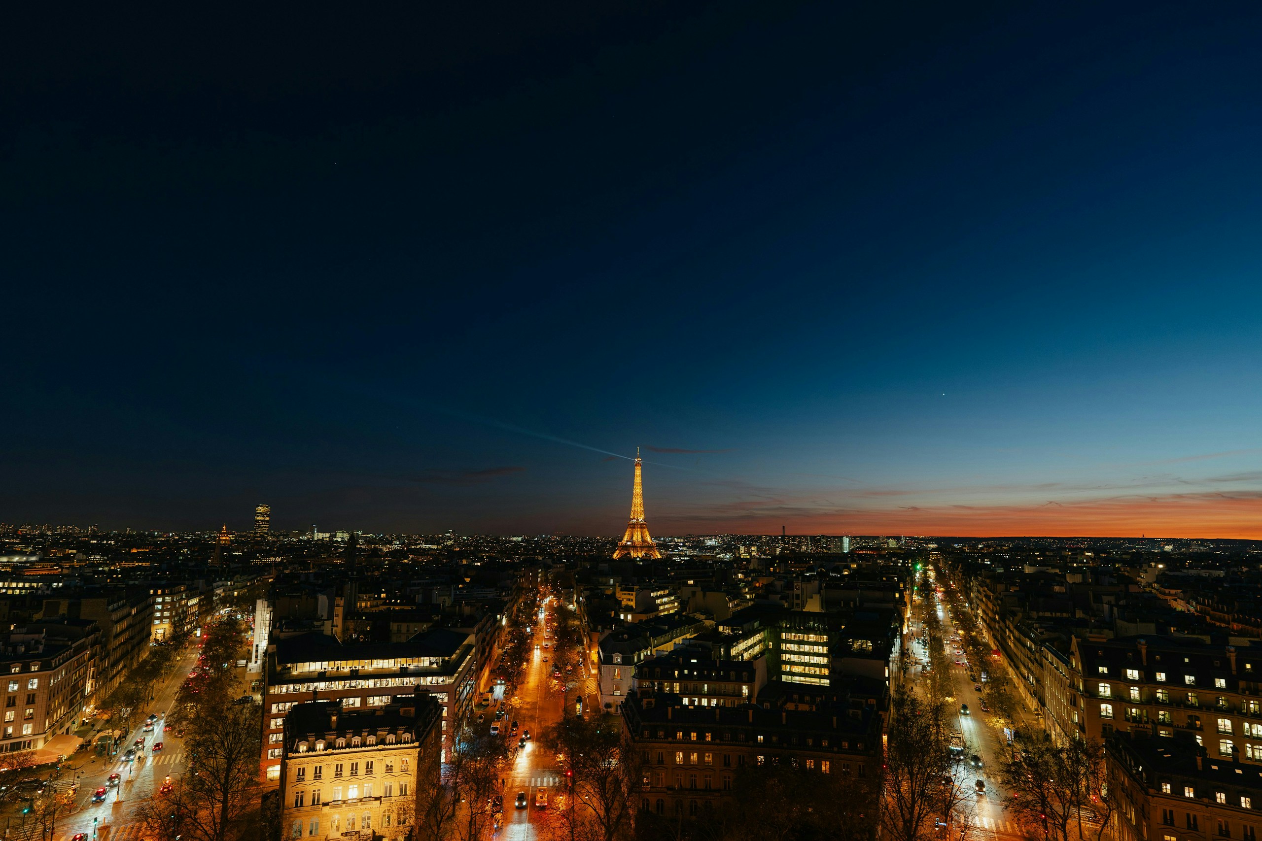2025-11-most-photographed-eiffel-image-9