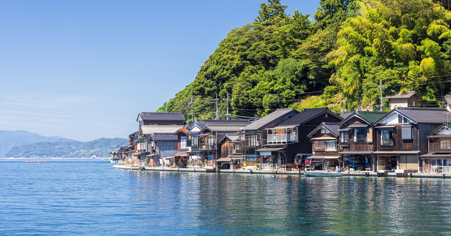 2024-05-stories-about-traveling-cover-image