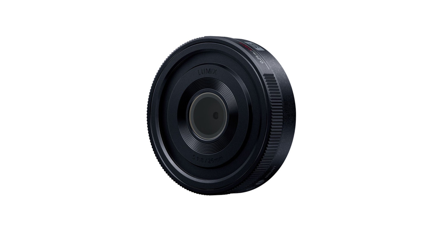 Ideal untuk Snap: Lensa Pancake Full-Frame 'LUMIX S 26mm F8' Diumumkan | Panasonic