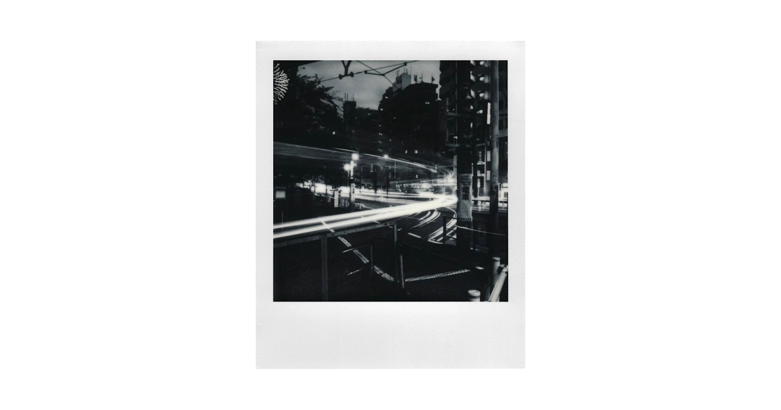 2024-04-polaroid-i-2-instant-camera-image-9