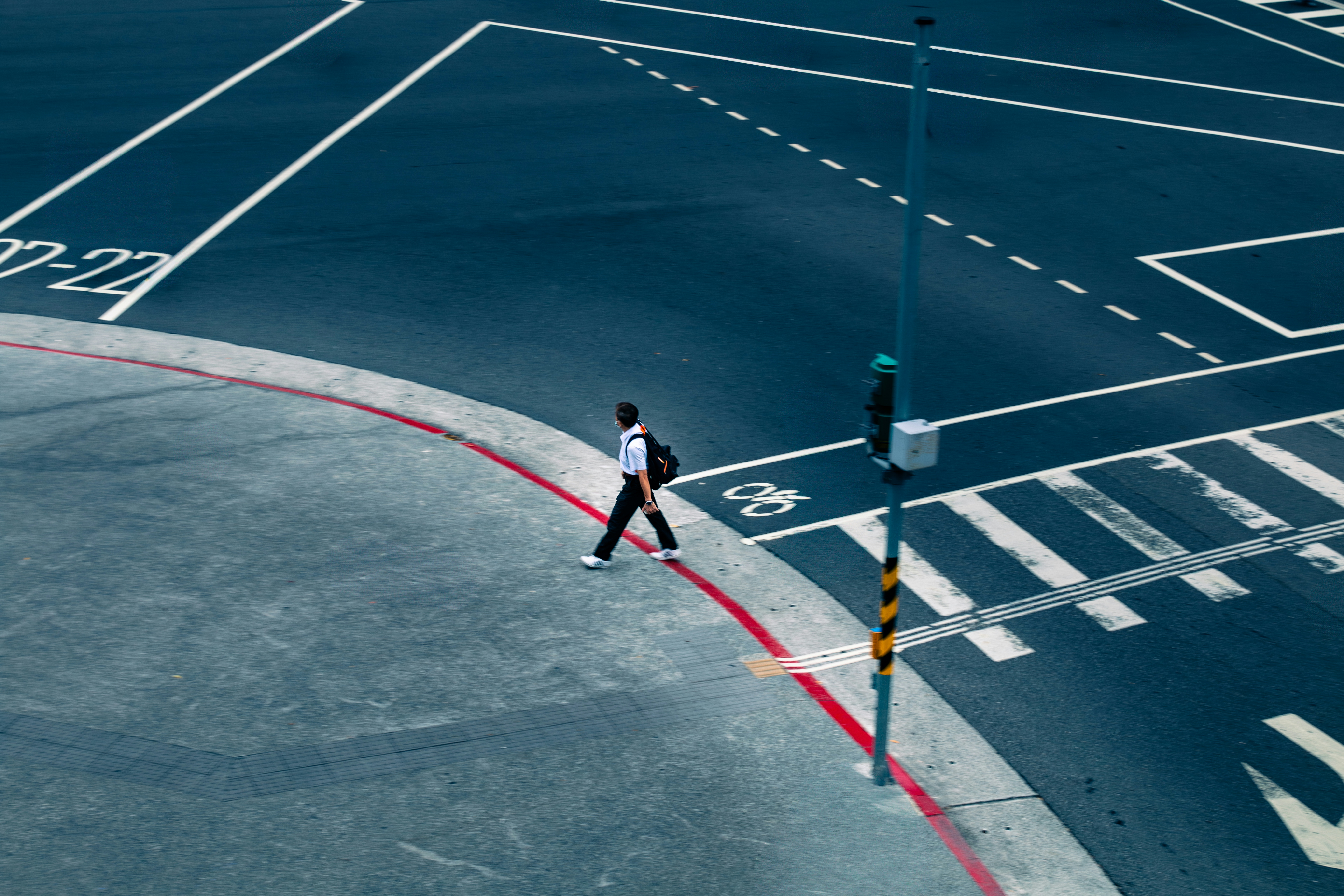 2026-06-read-your-photography-empty-intersection-image-9