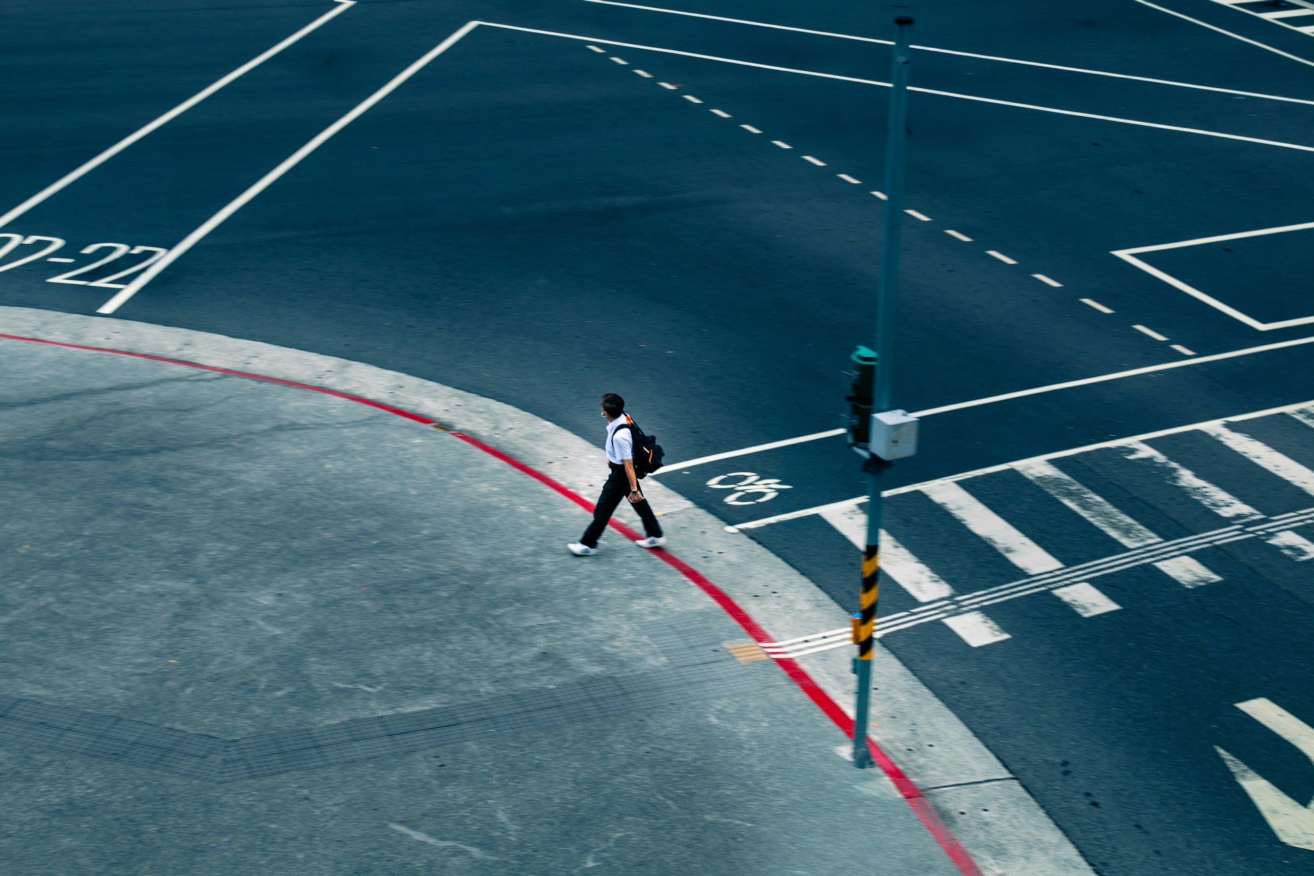 2026-06-read-your-photography-empty-intersection-image-9