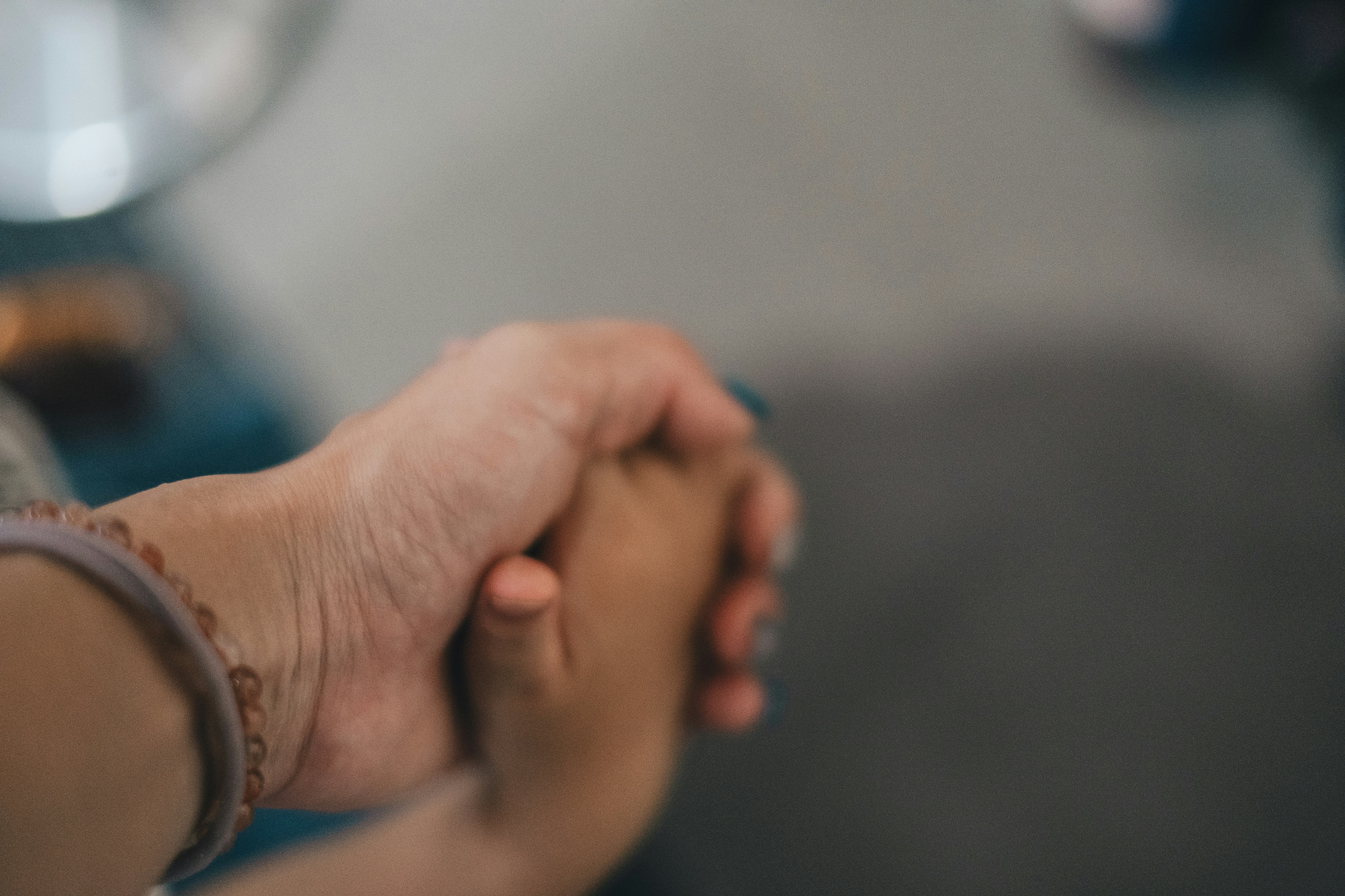 2026-04-photography-of-hands-work-image-2