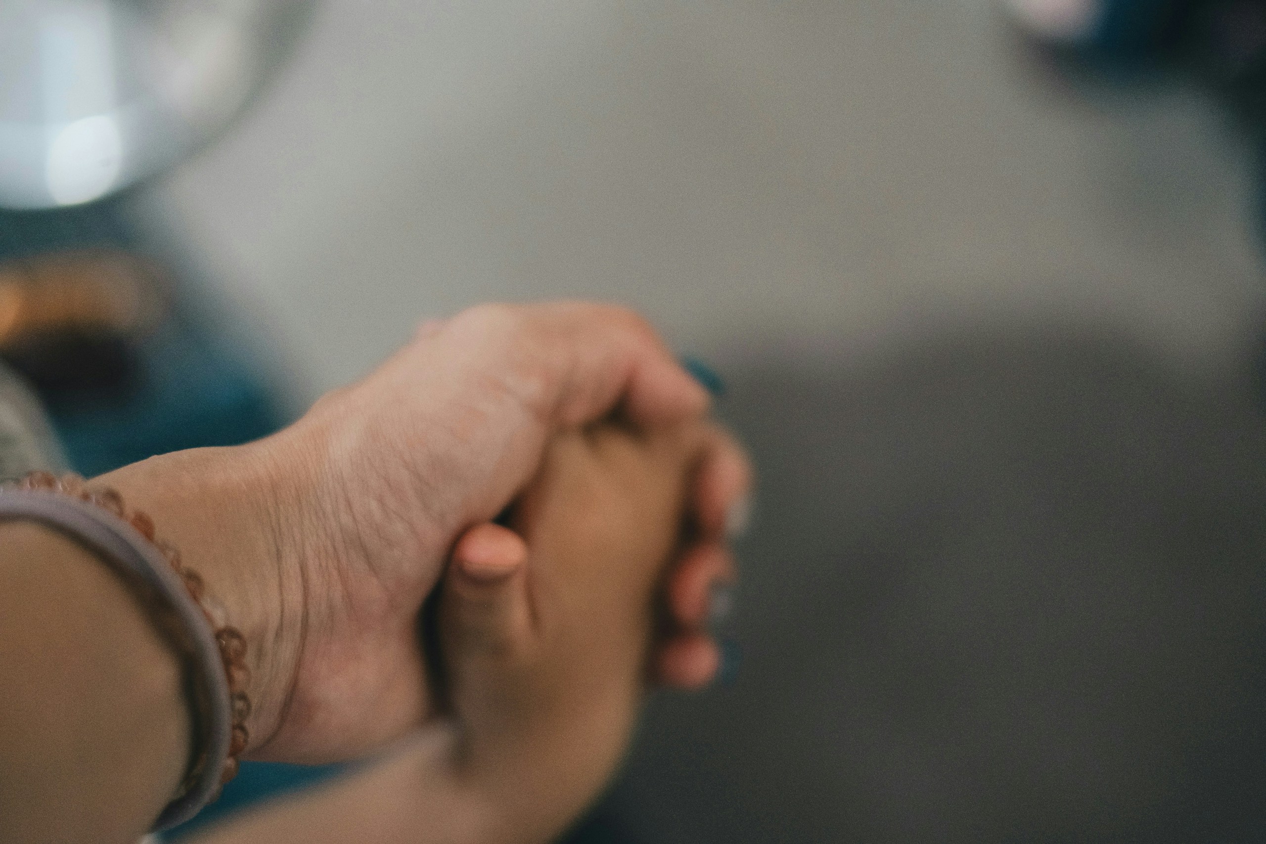 2026-04-photography-of-hands-work-image-2