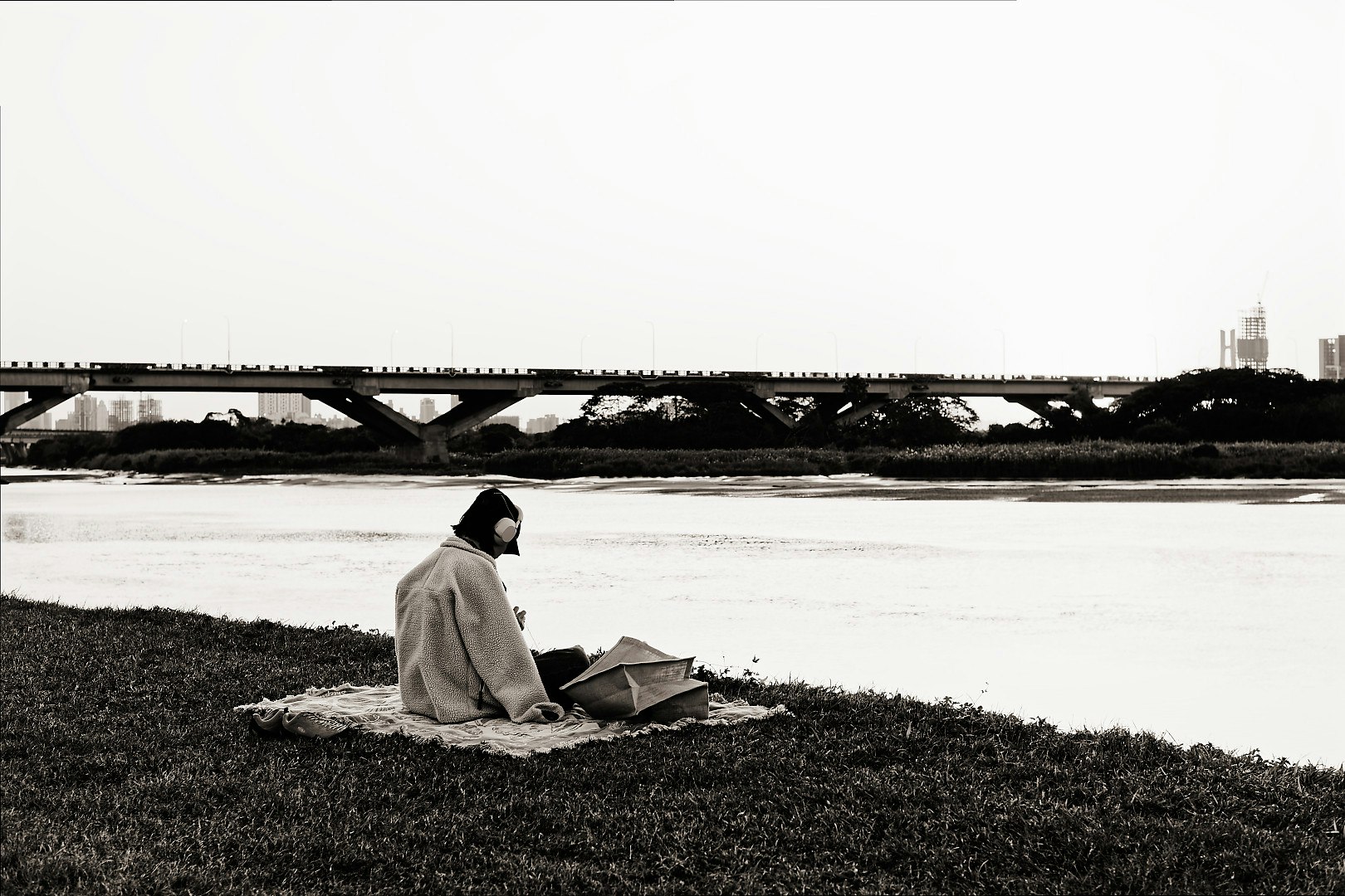 2026-03-monochrome-responsibility-cover-image